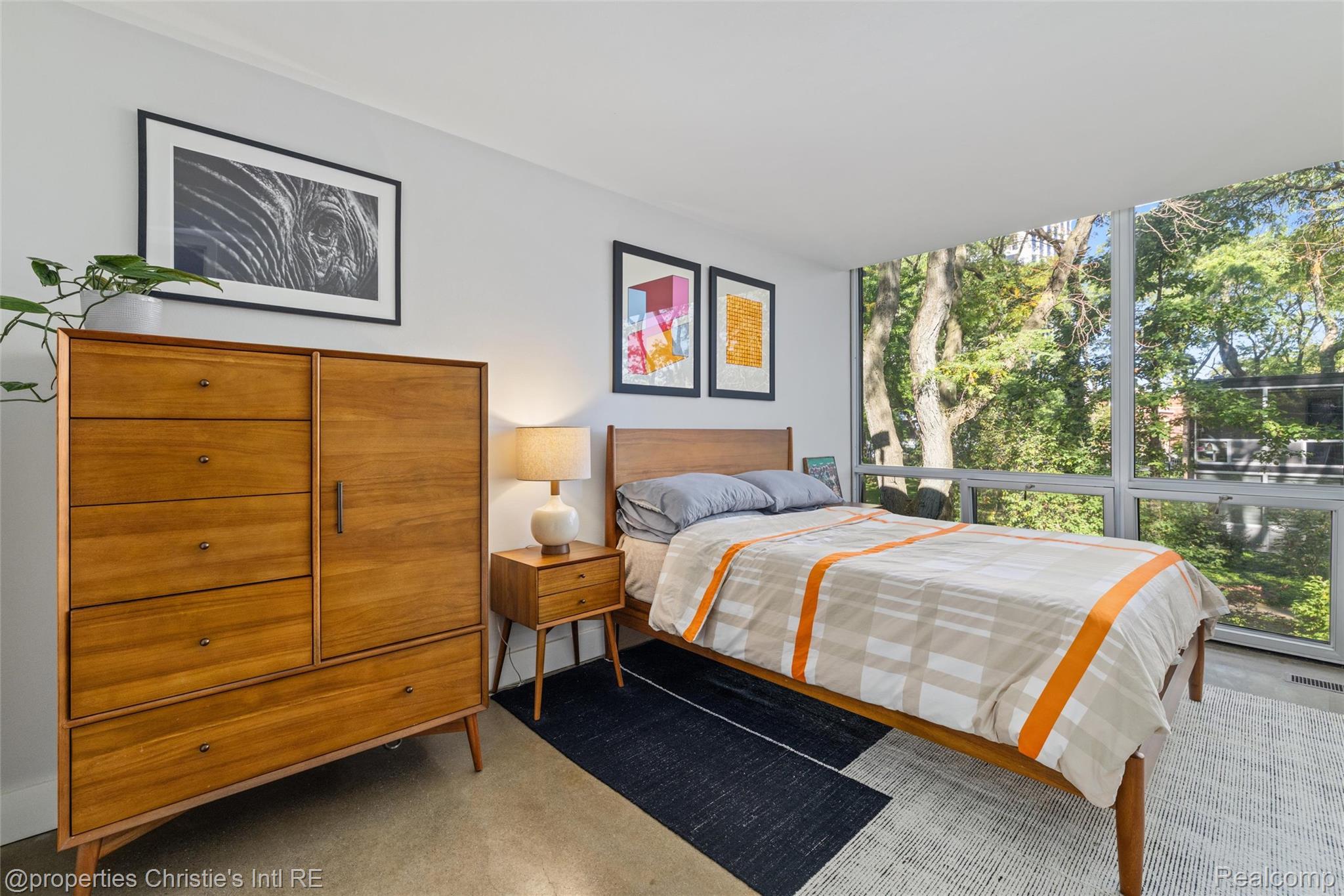 1401 Nicolet Place
