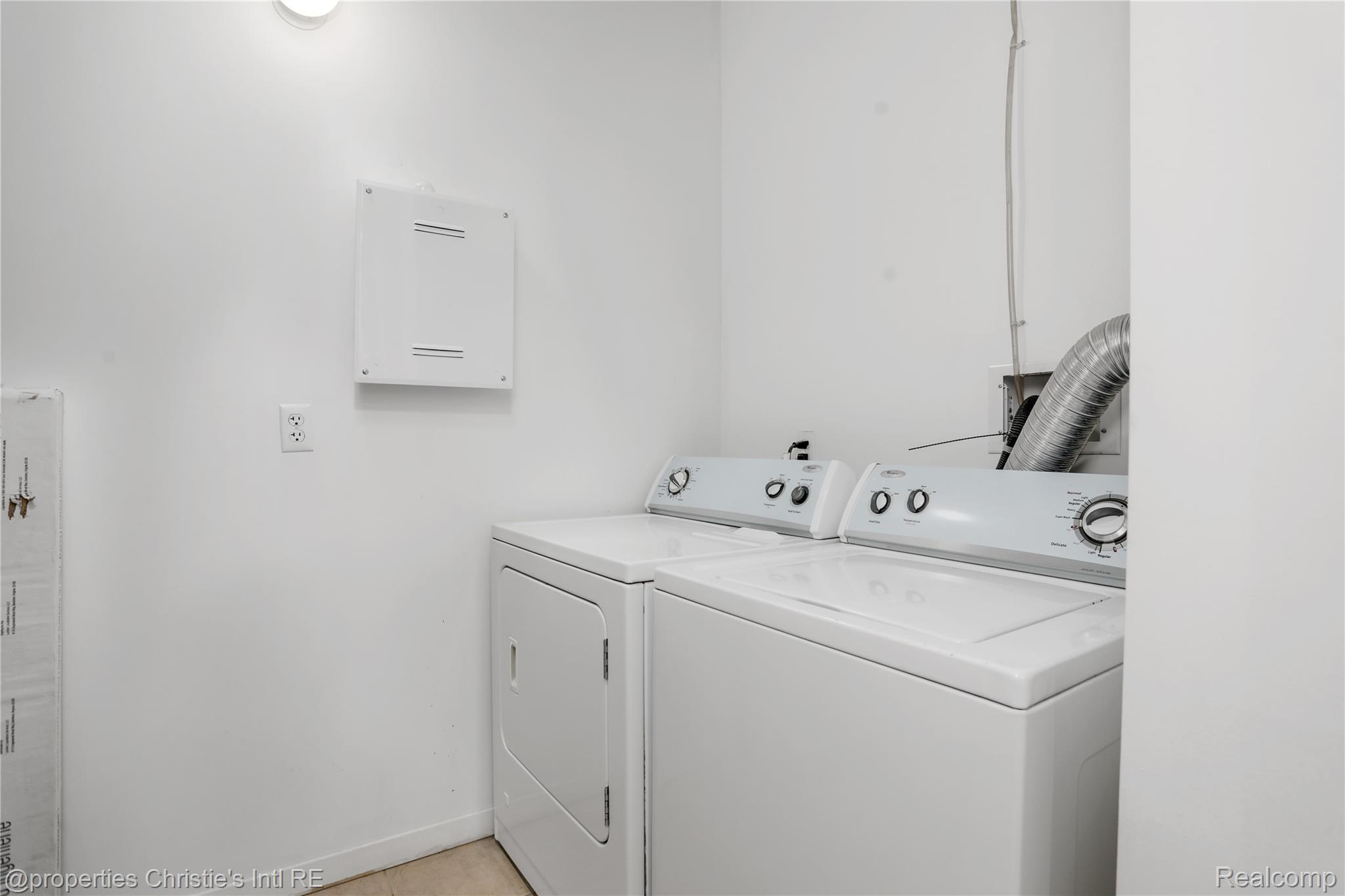 3670 Woodward Avenue 202