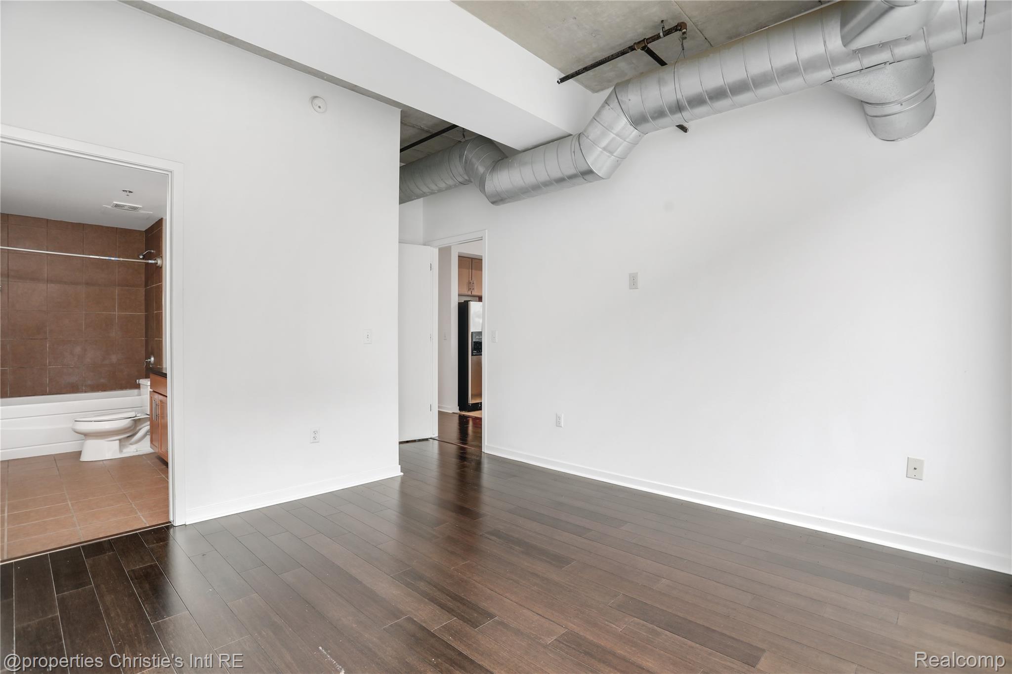 3670 Woodward Avenue 202