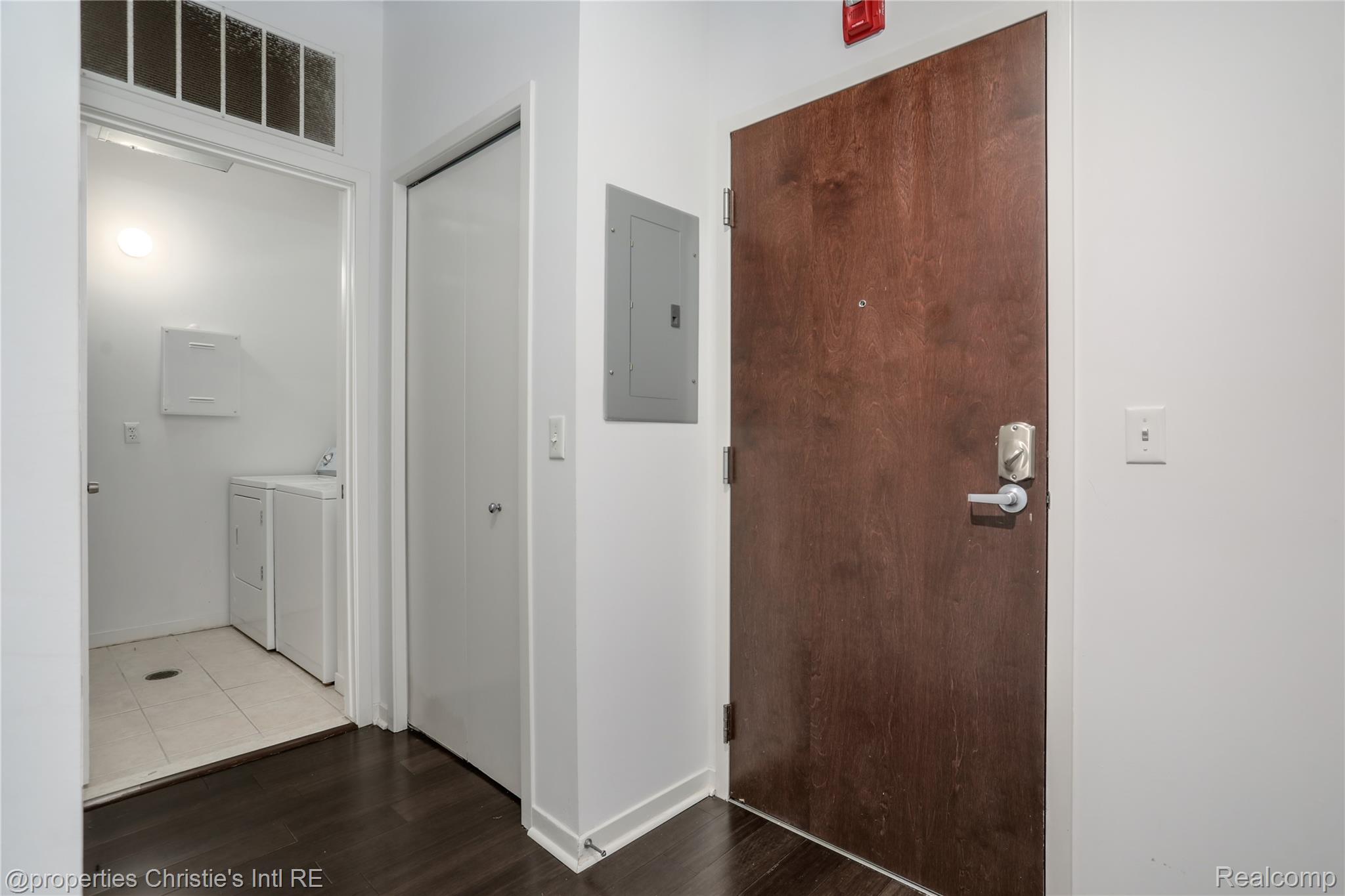 3670 Woodward Avenue 202