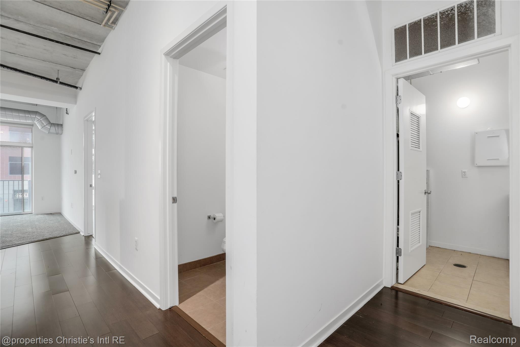 3670 Woodward Avenue 202