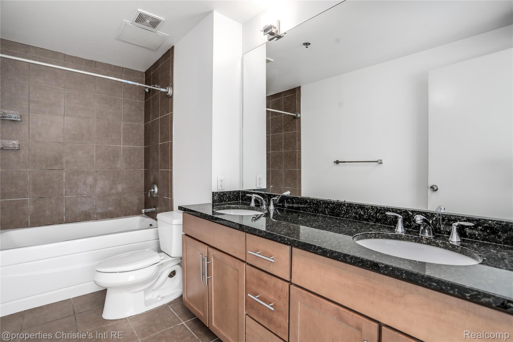 3670 Woodward Avenue 202