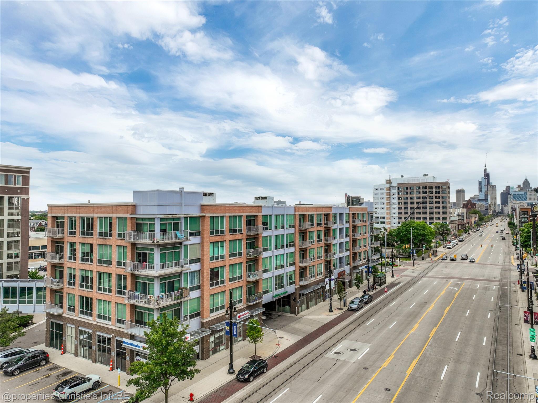 3670 Woodward Avenue 202