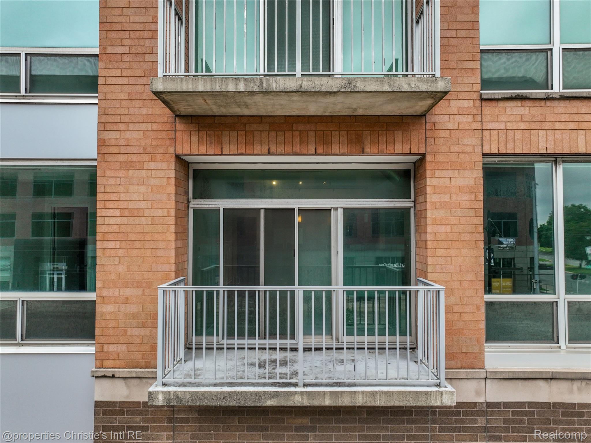 3670 Woodward Avenue 202