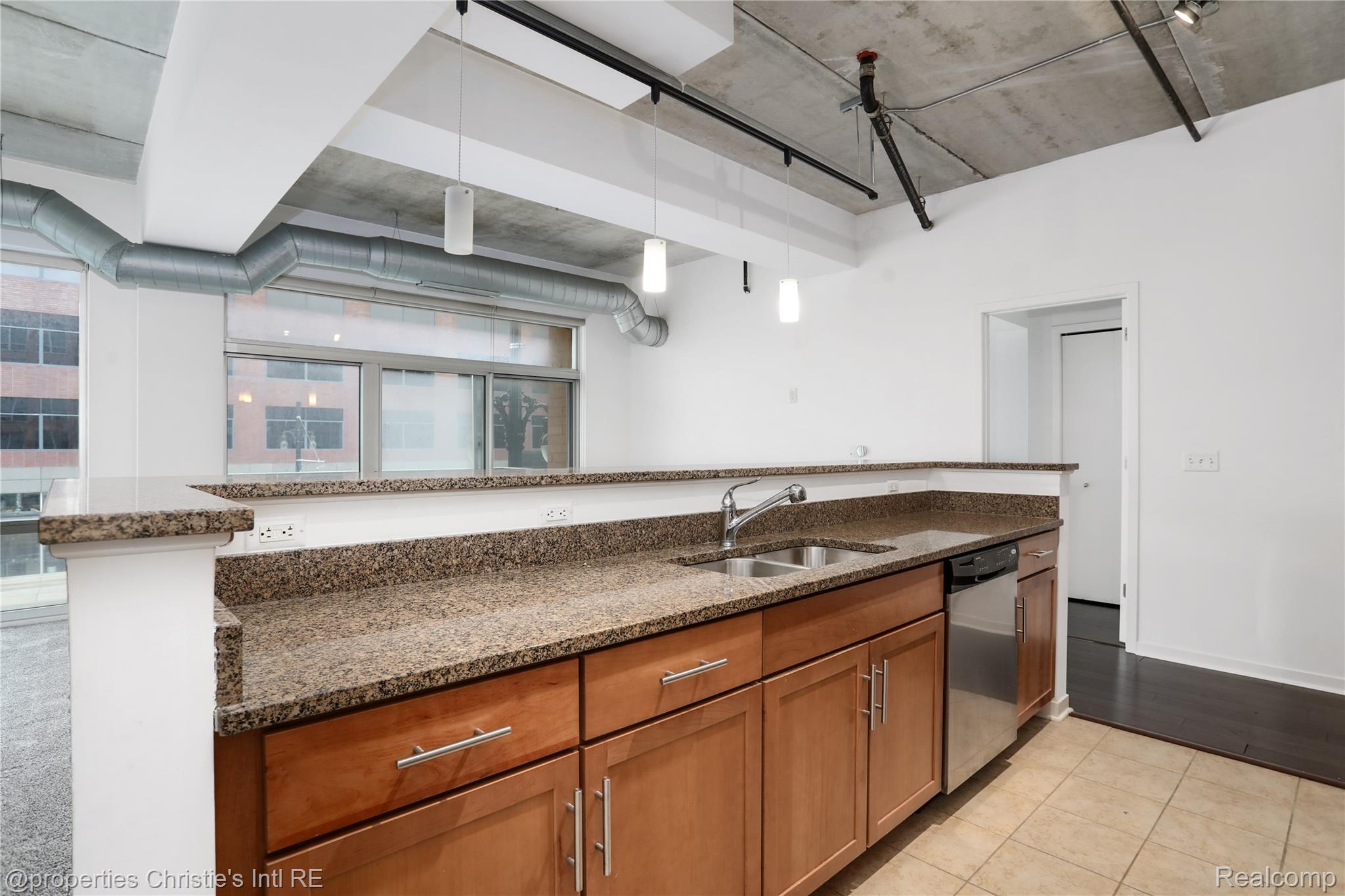 3670 Woodward Avenue 202