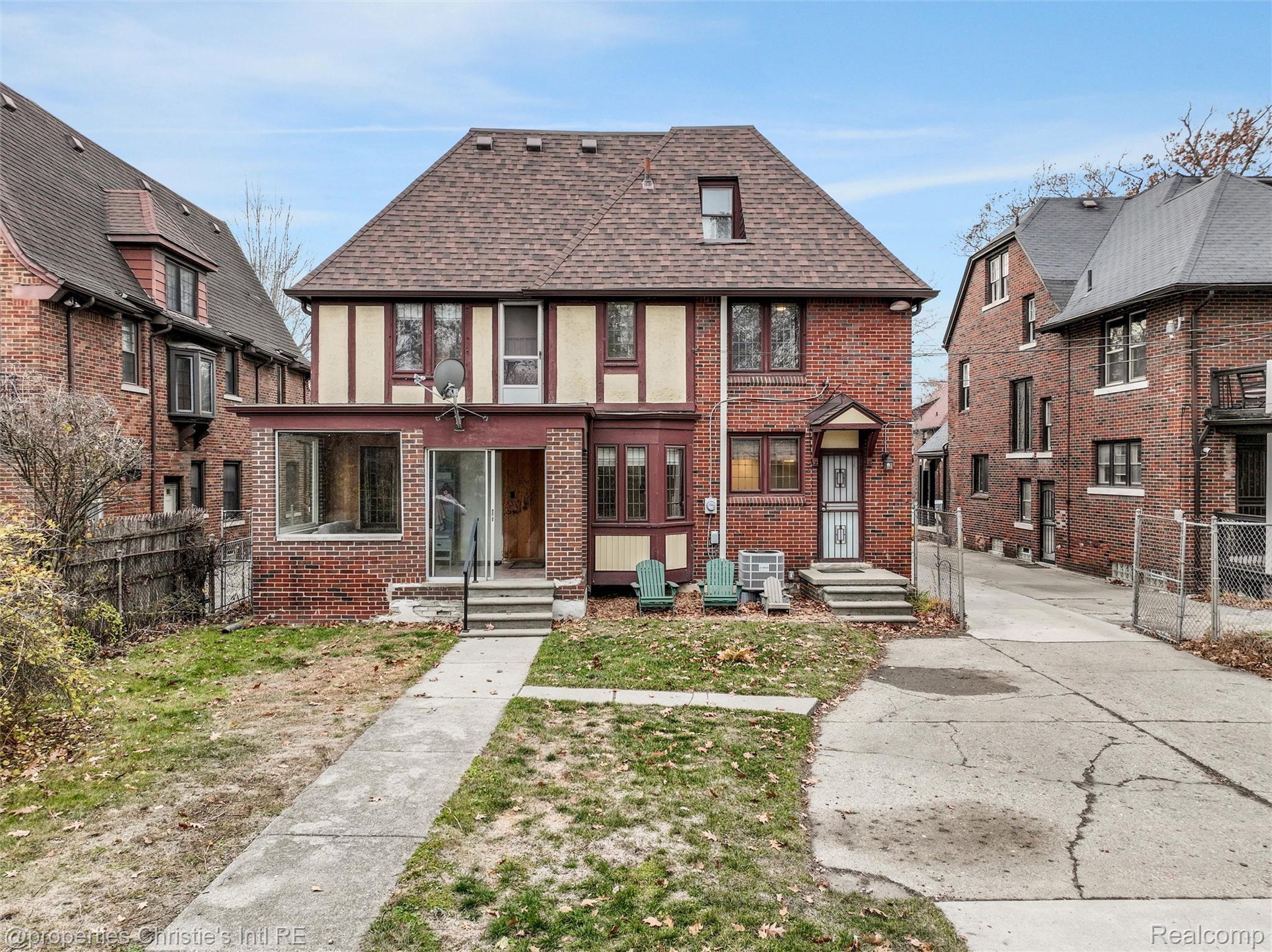 17394 Parkside Street