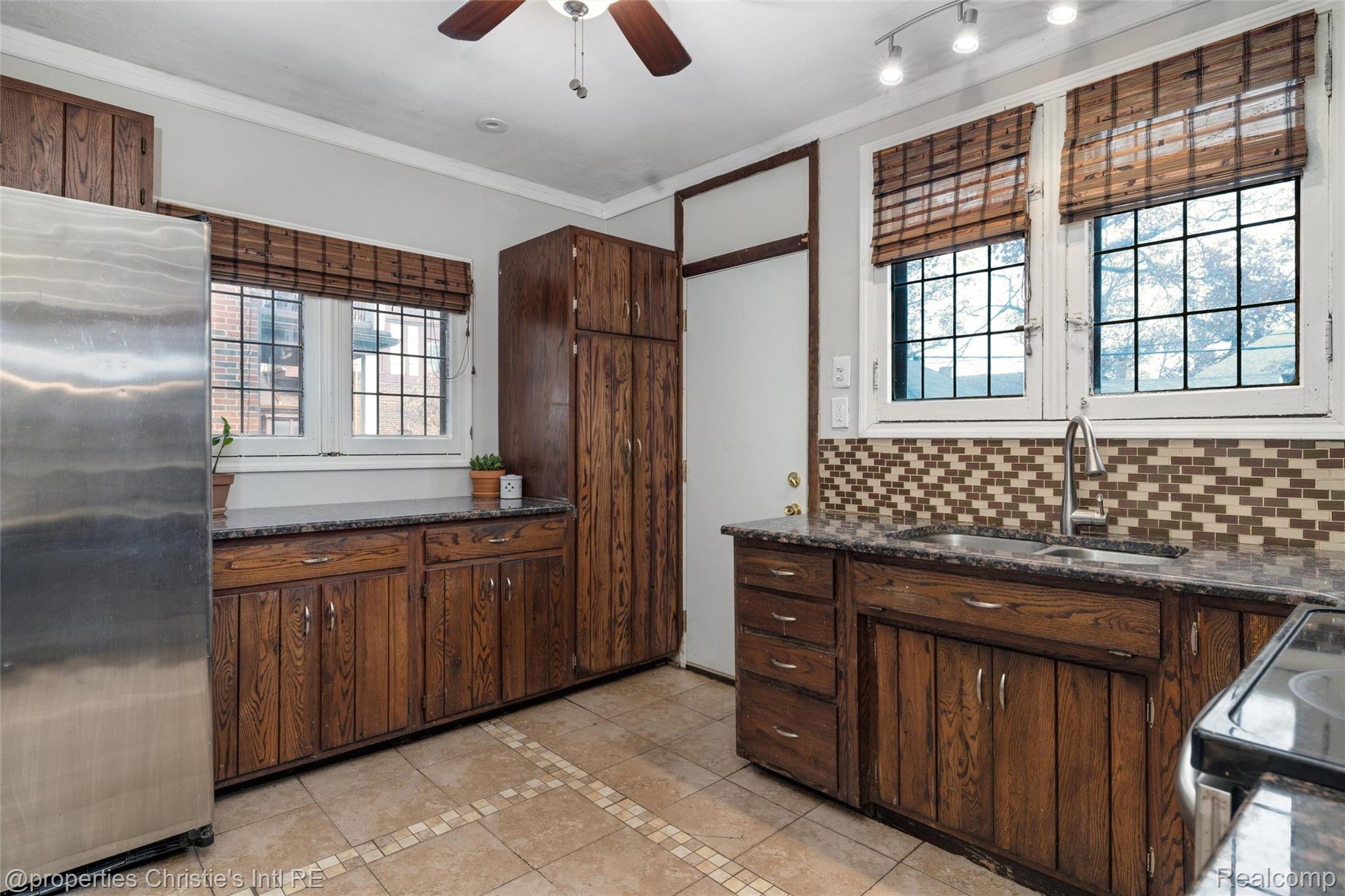 17394 Parkside Street