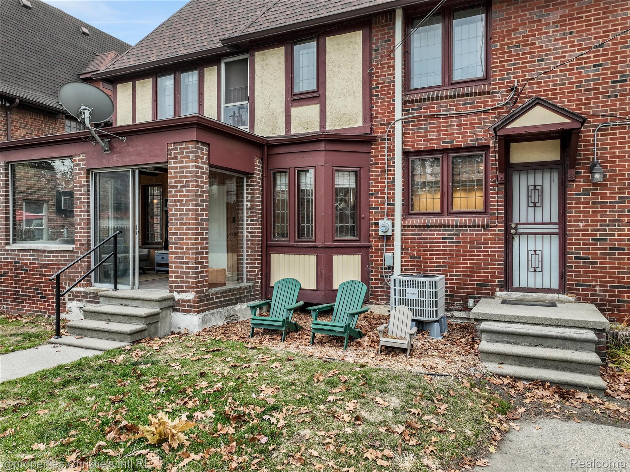 17394 Parkside Street