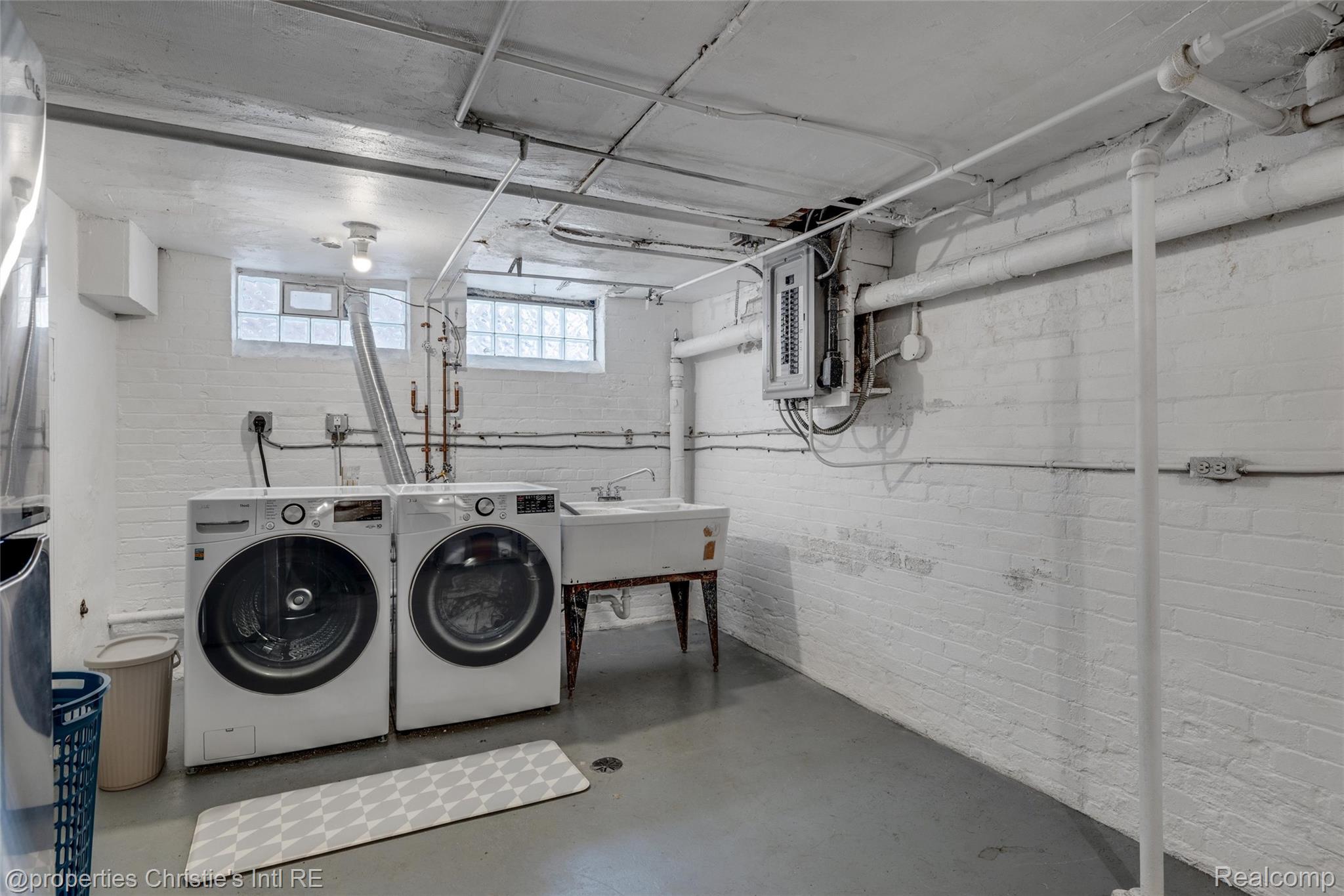 17394 Parkside Street