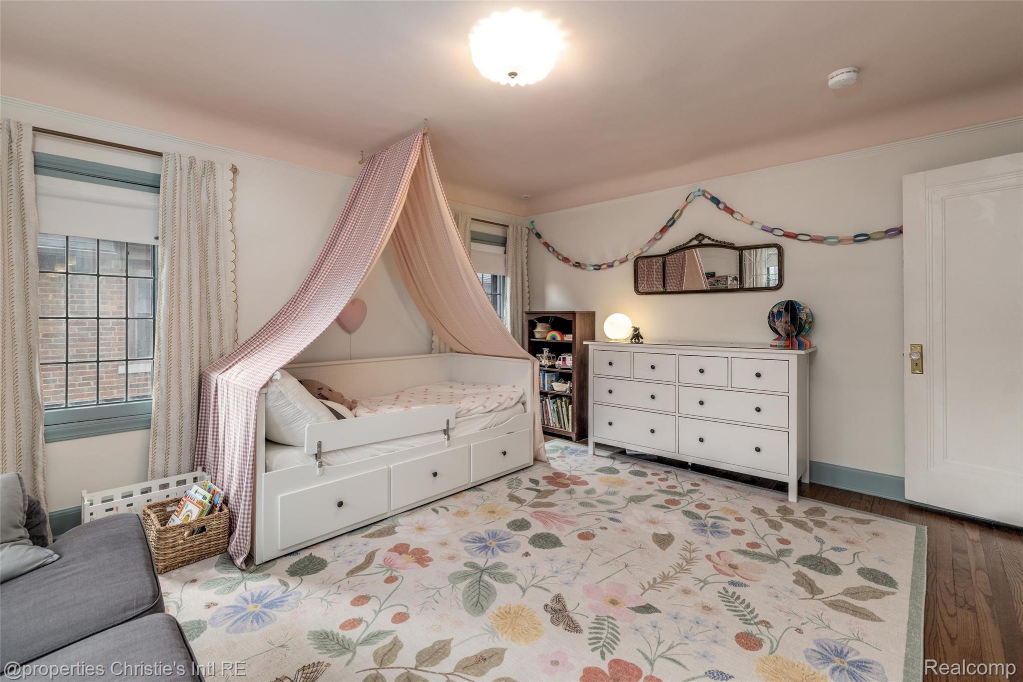 17394 Parkside Street