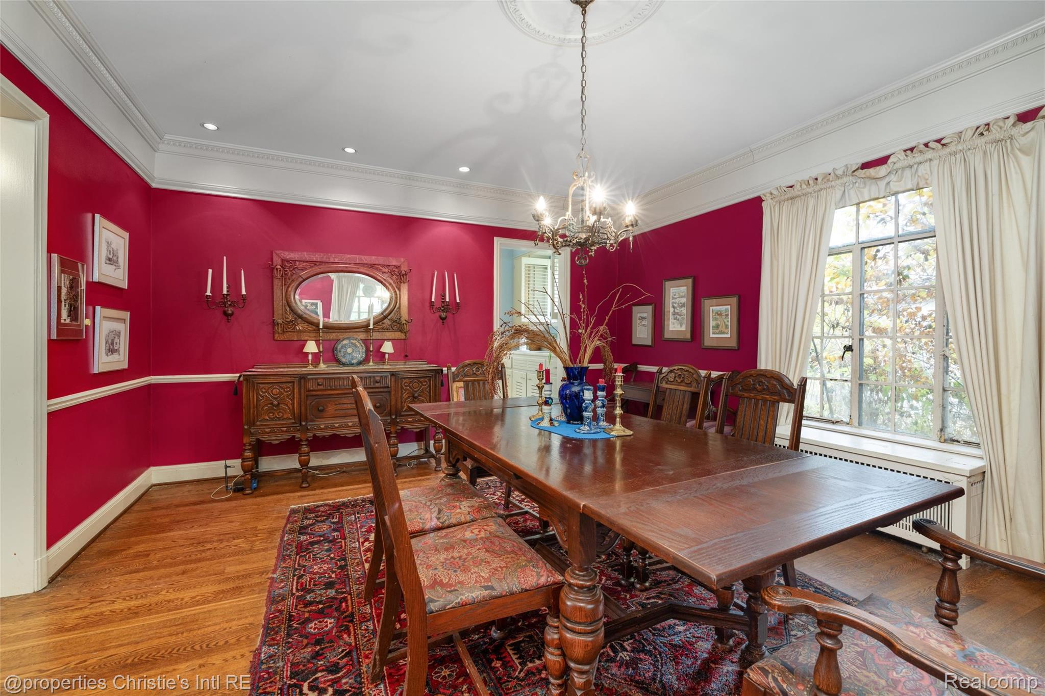 1686 Balmoral Drive