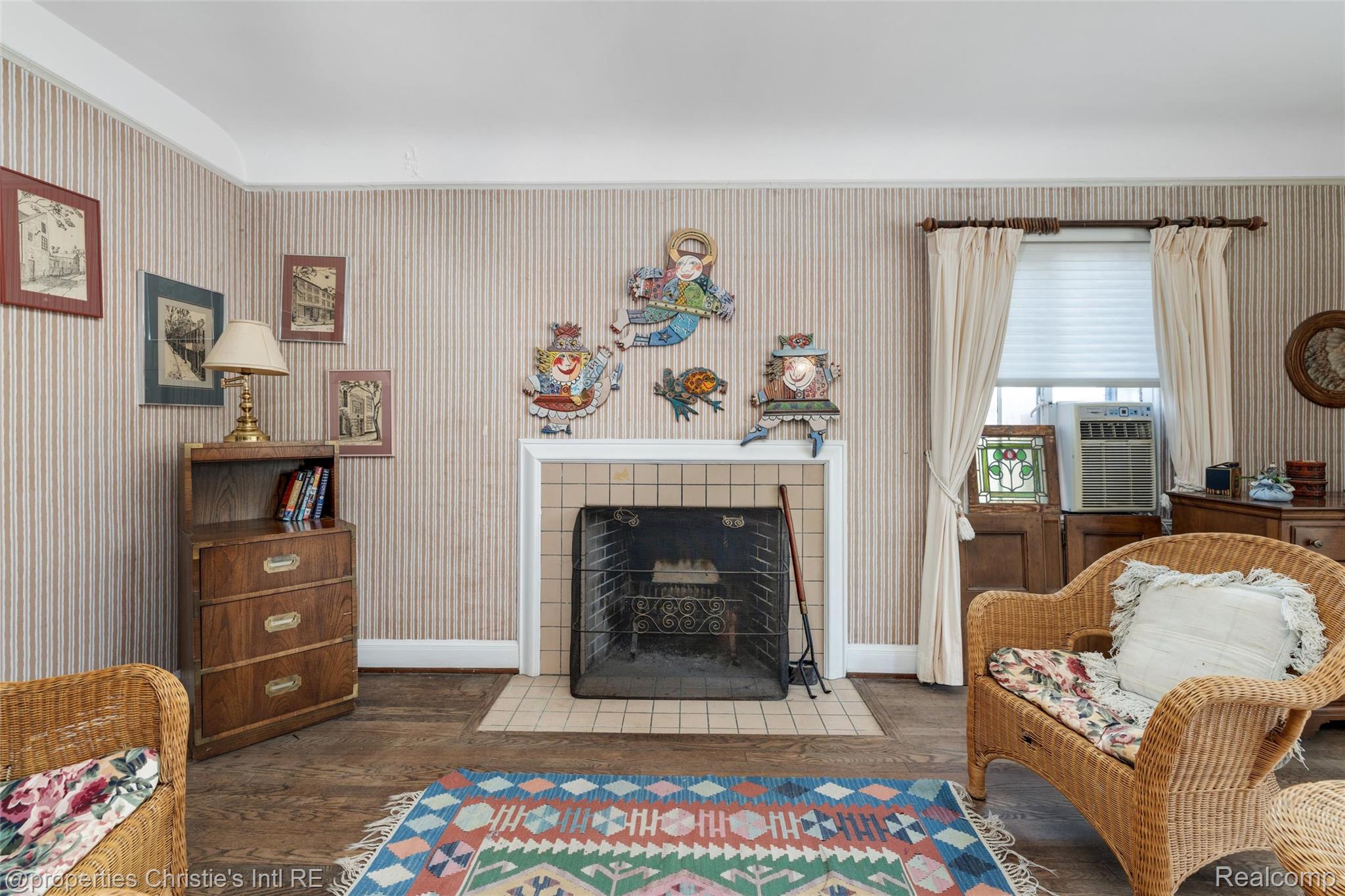 1686 Balmoral Drive