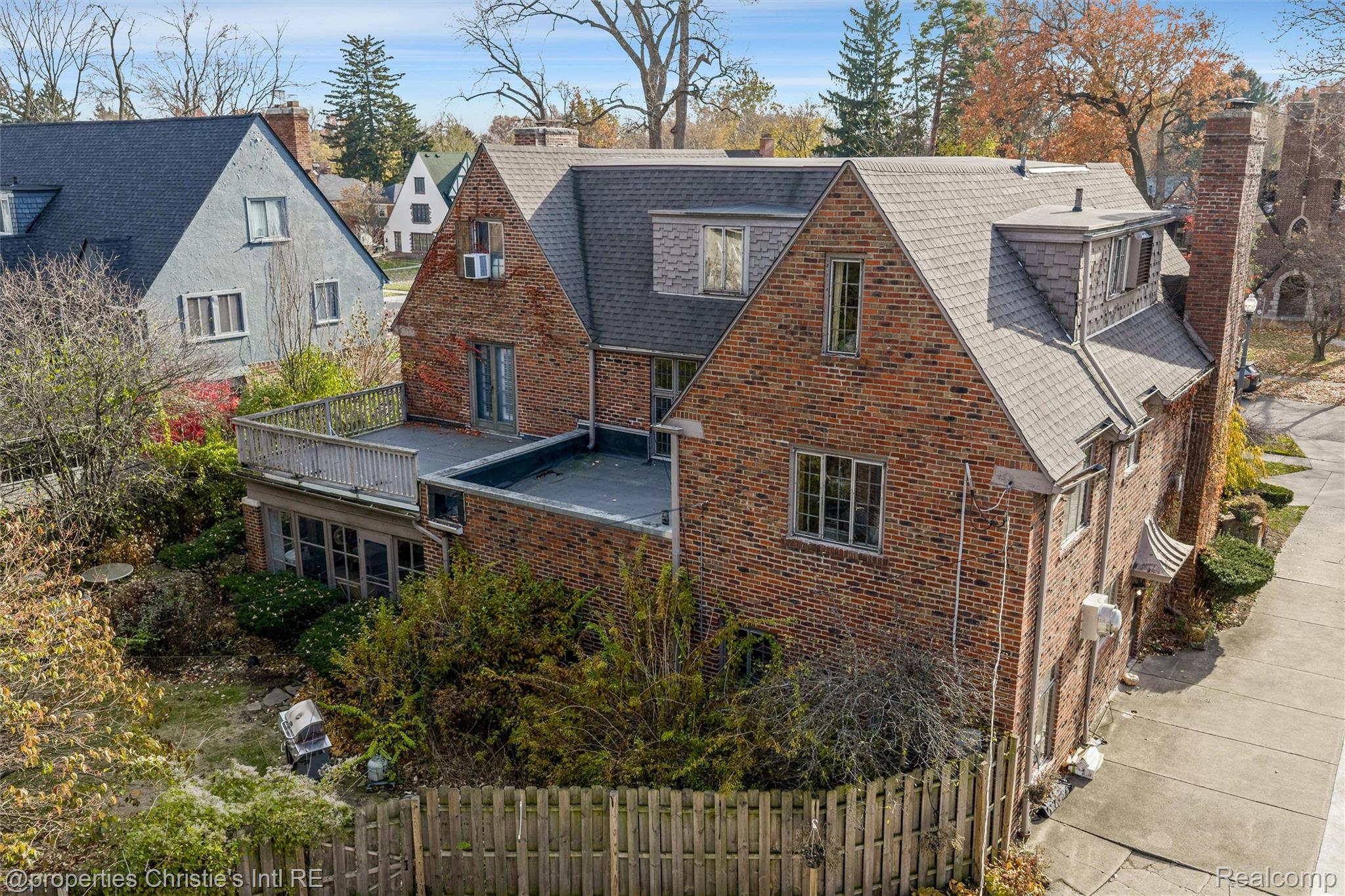 1686 Balmoral Drive
