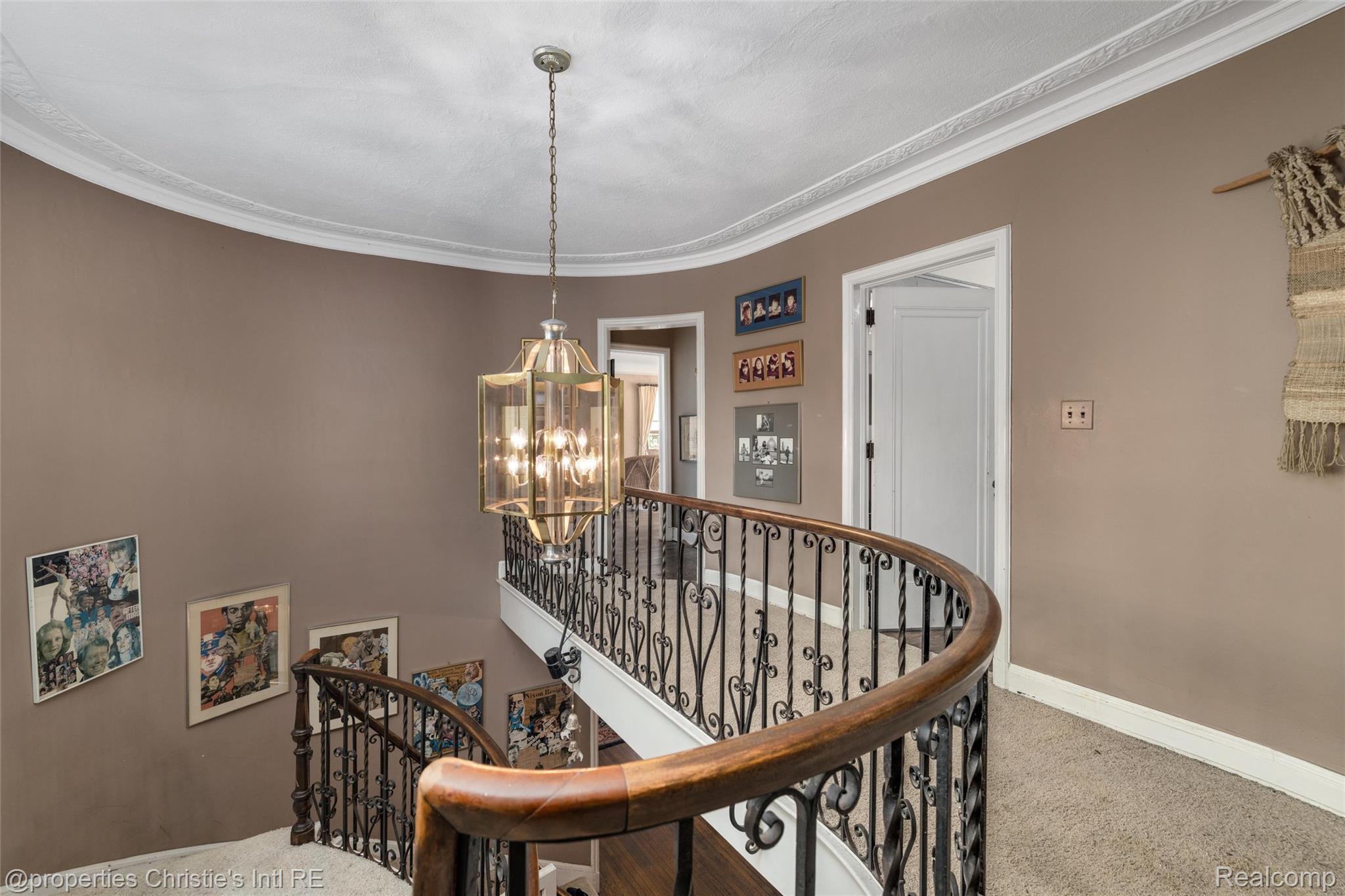 1686 Balmoral Drive