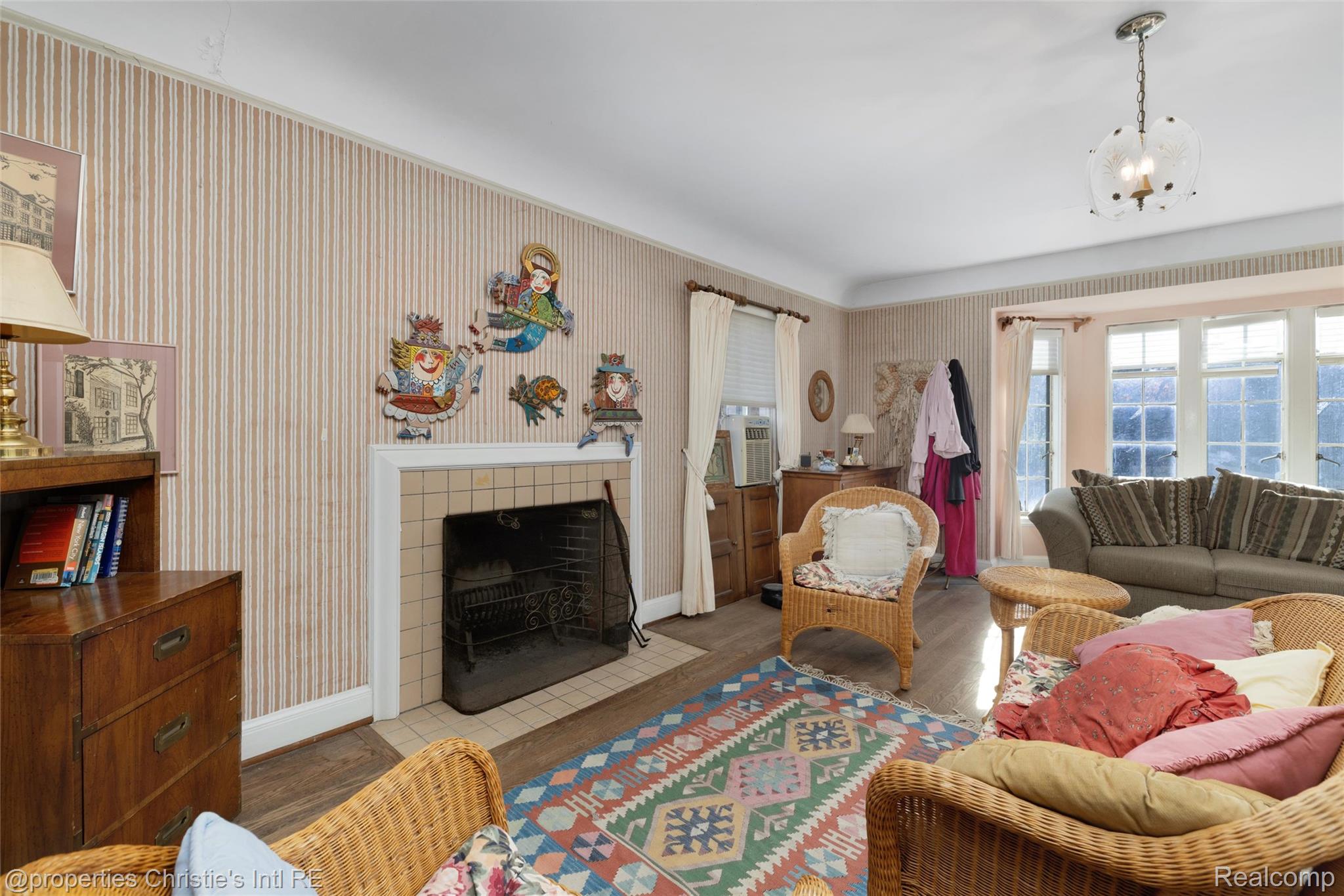1686 Balmoral Drive
