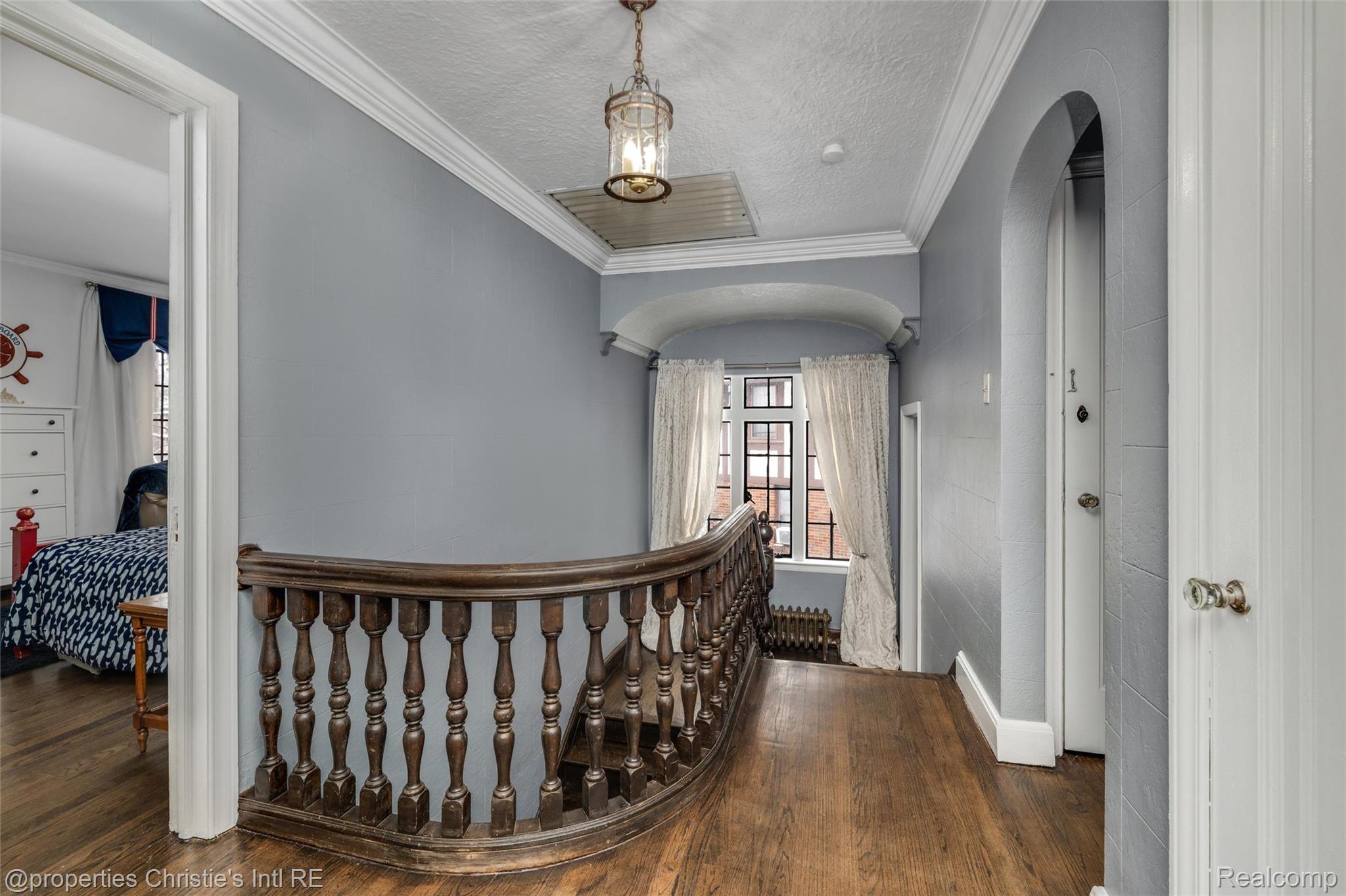 19435 Shrewsbury Road