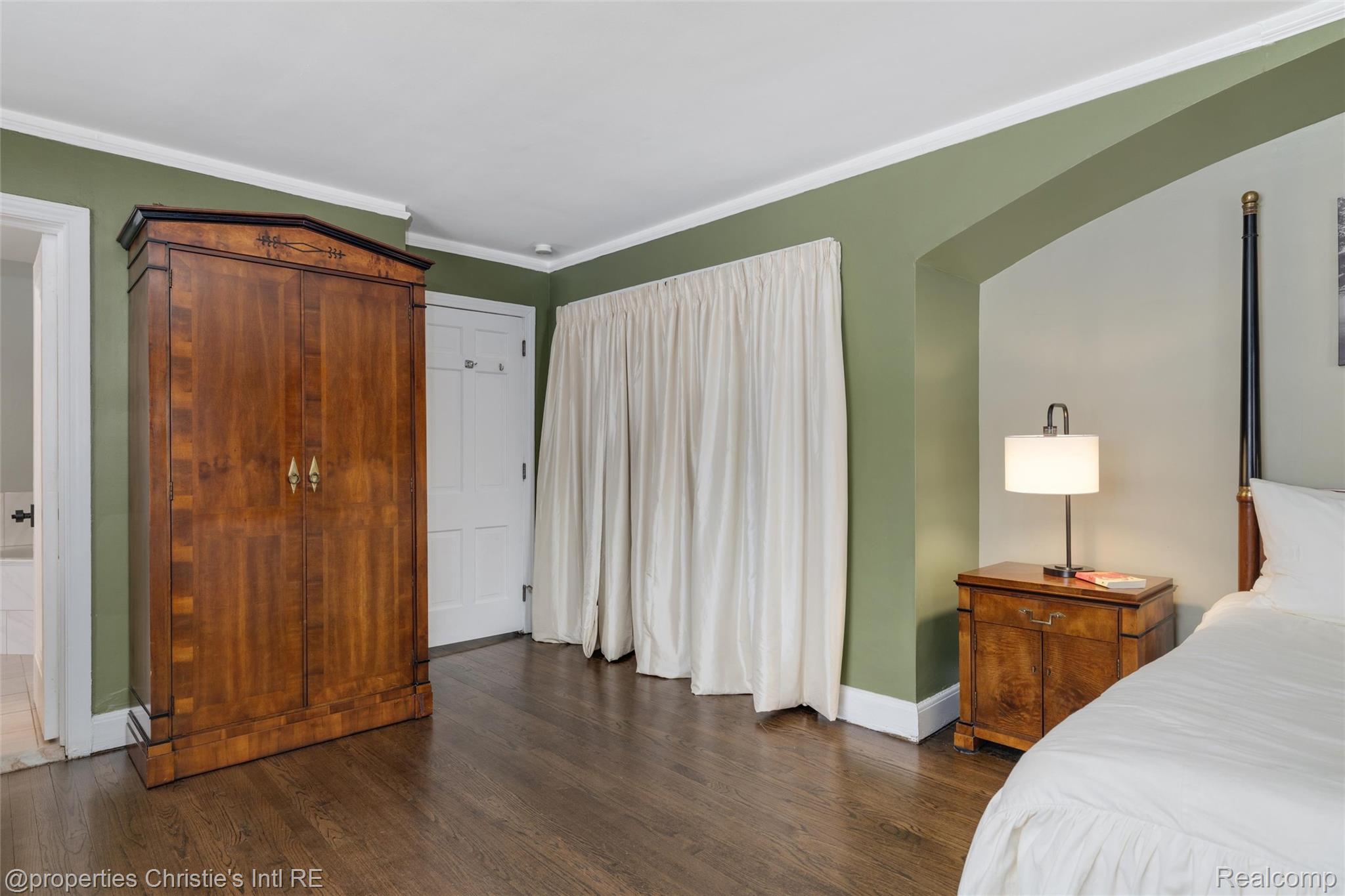 19435 Shrewsbury Road