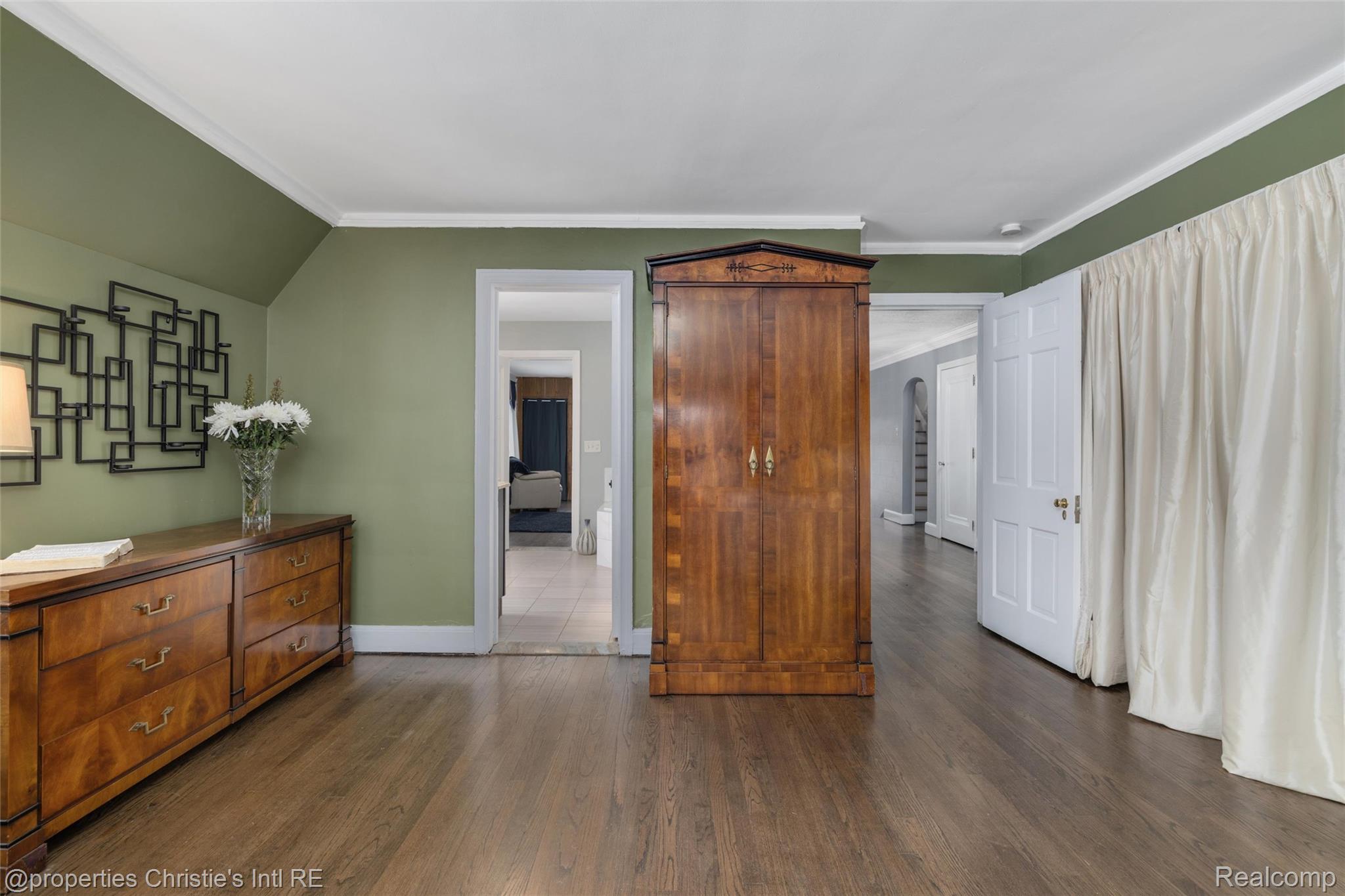 19435 Shrewsbury Road