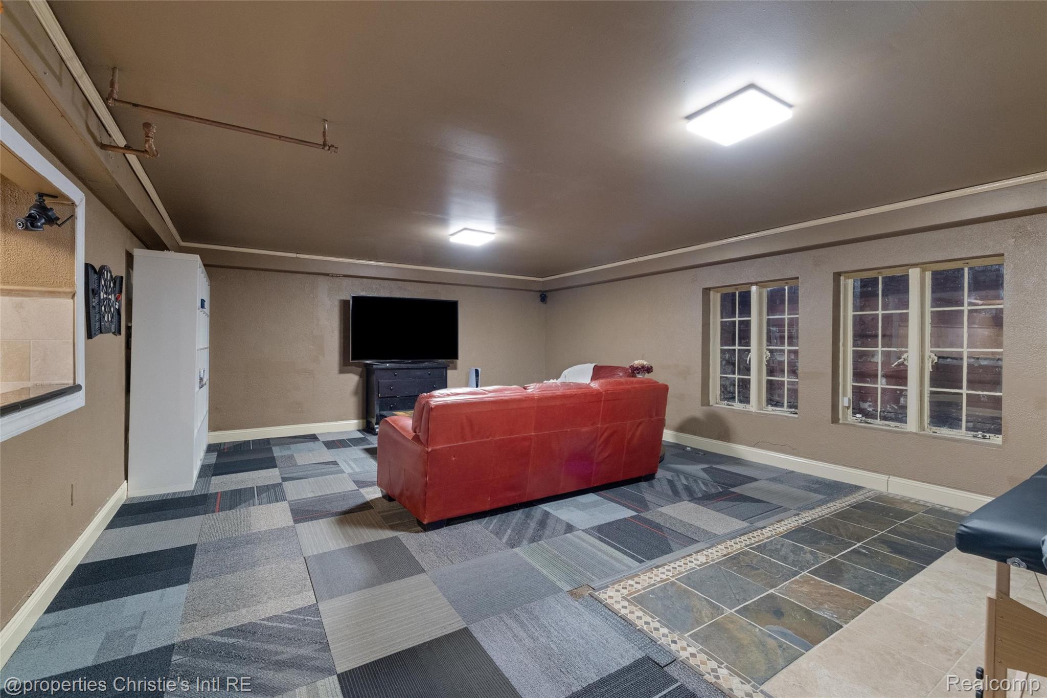 19435 Shrewsbury Road