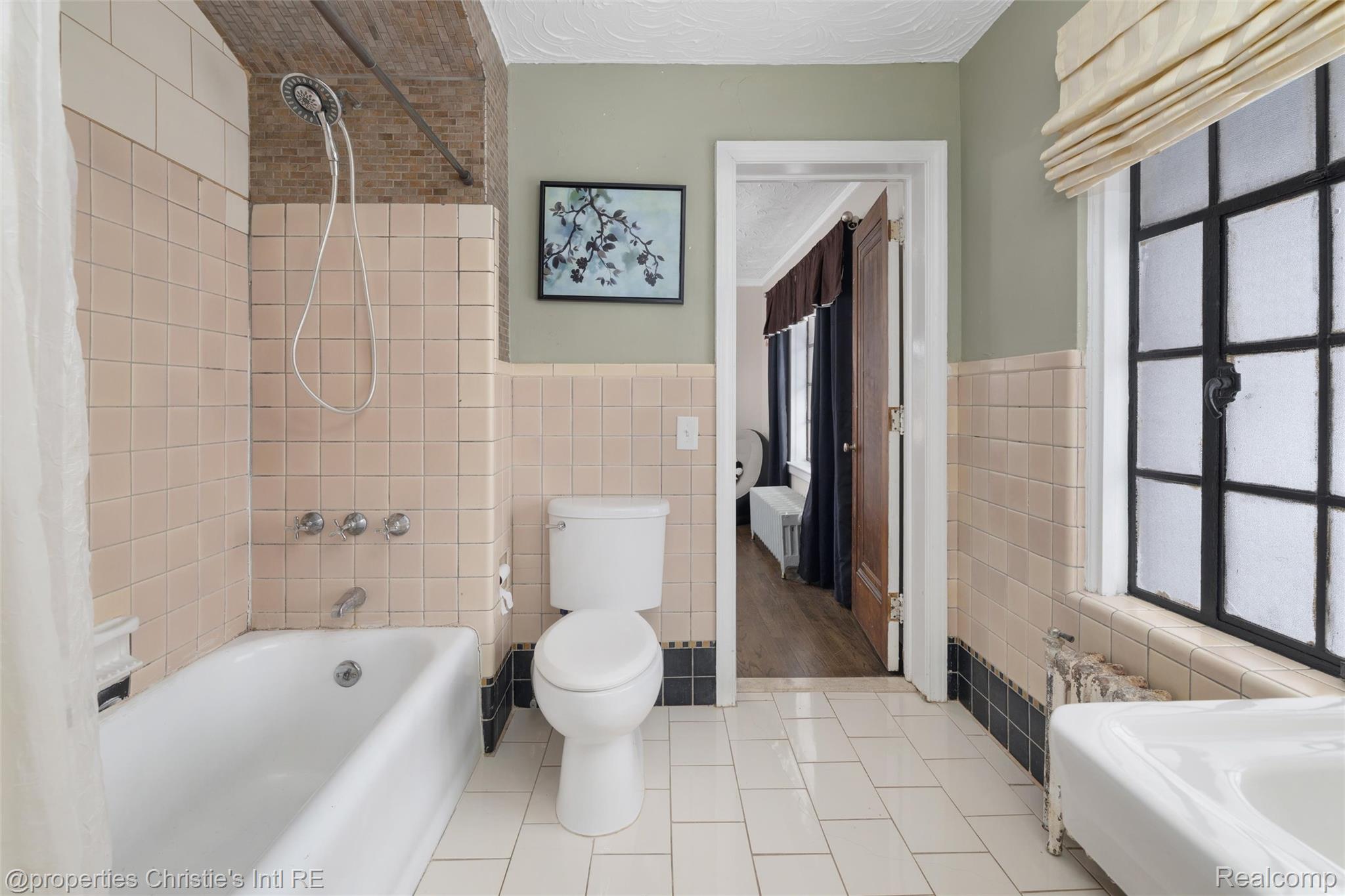 19435 Shrewsbury Road