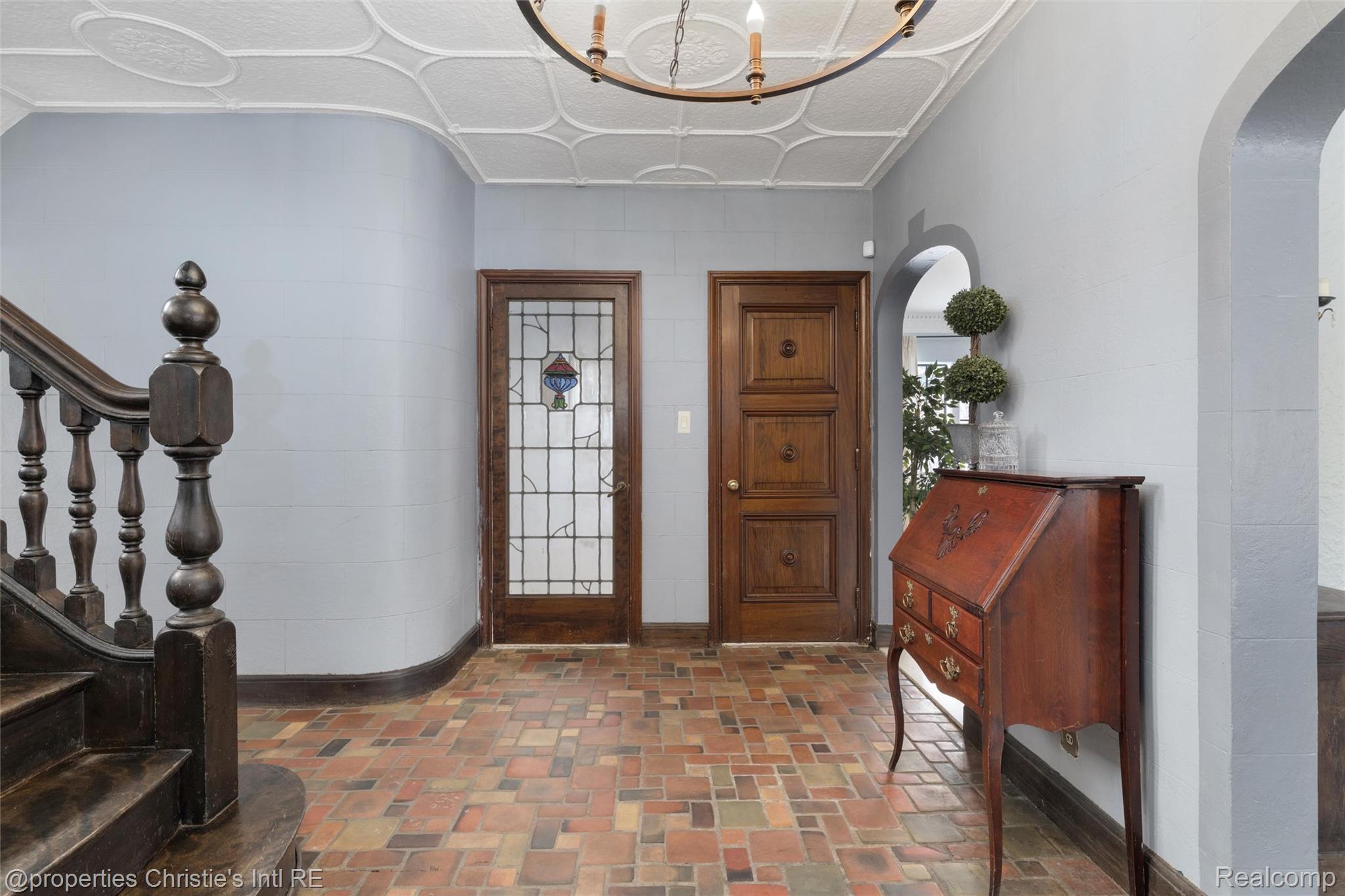 19435 Shrewsbury Road