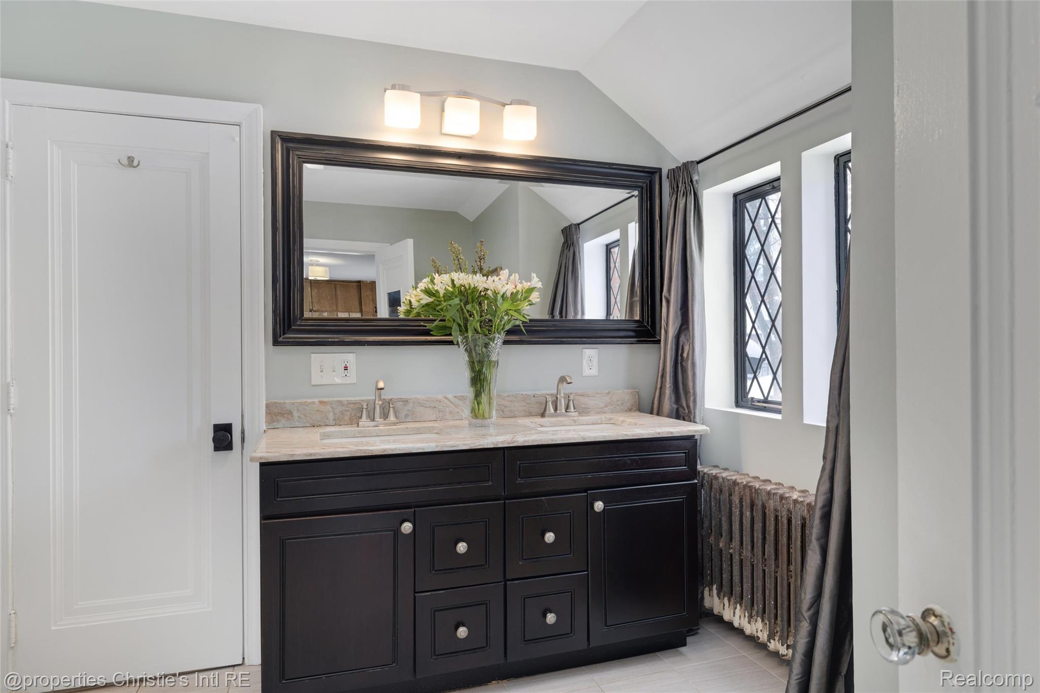 19435 Shrewsbury Road