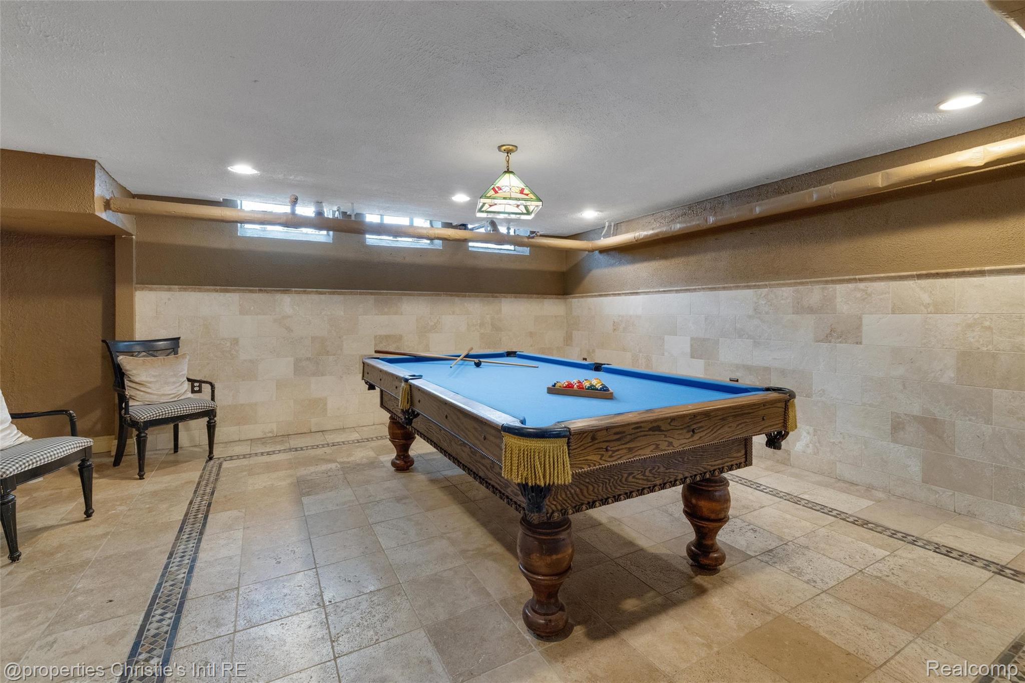 19435 Shrewsbury Road