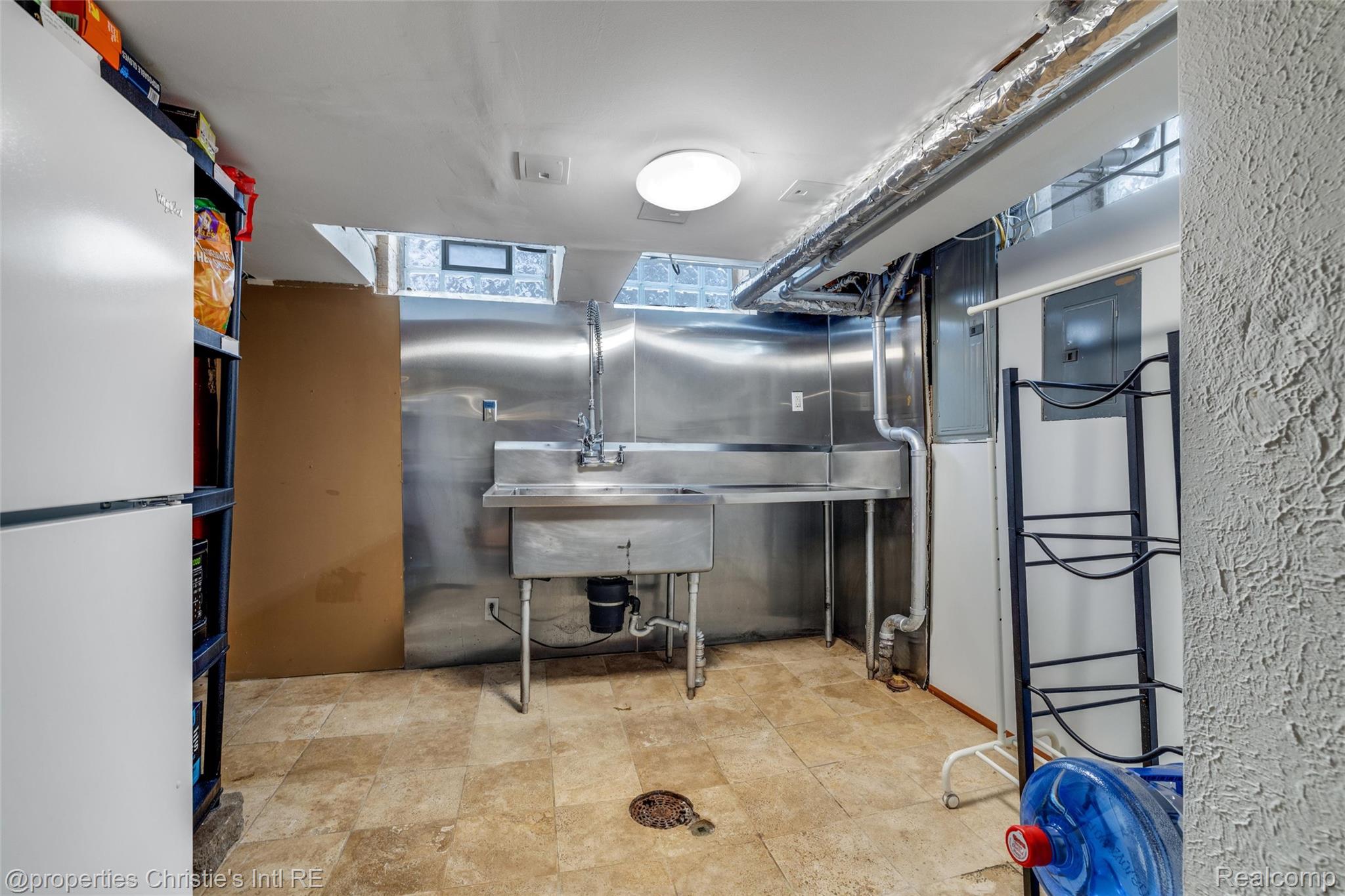 19435 Shrewsbury Road