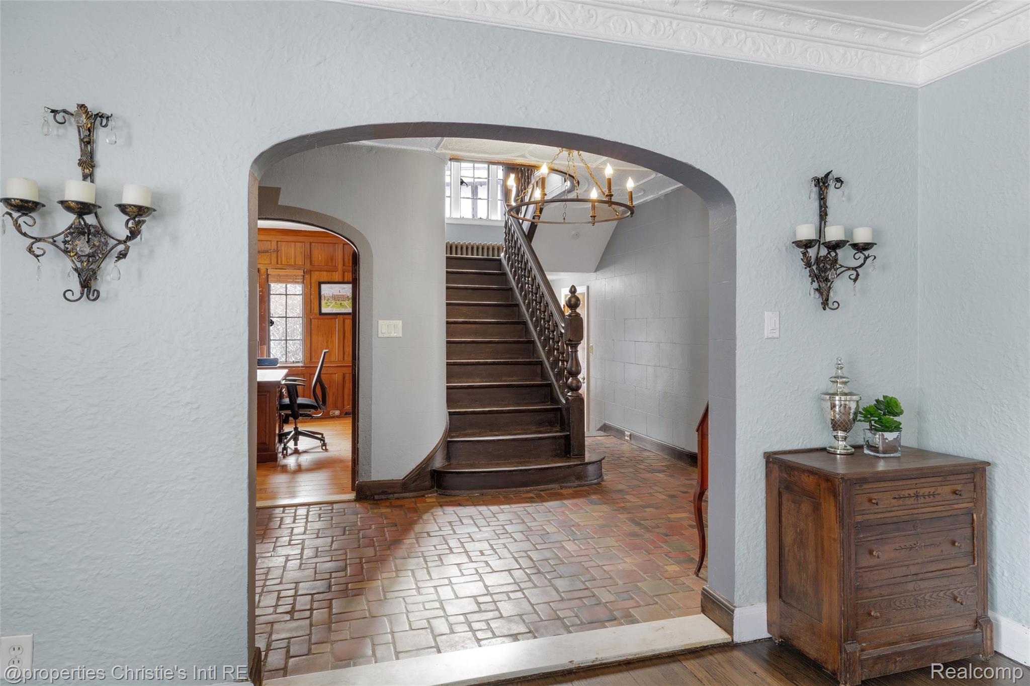 19435 Shrewsbury Road