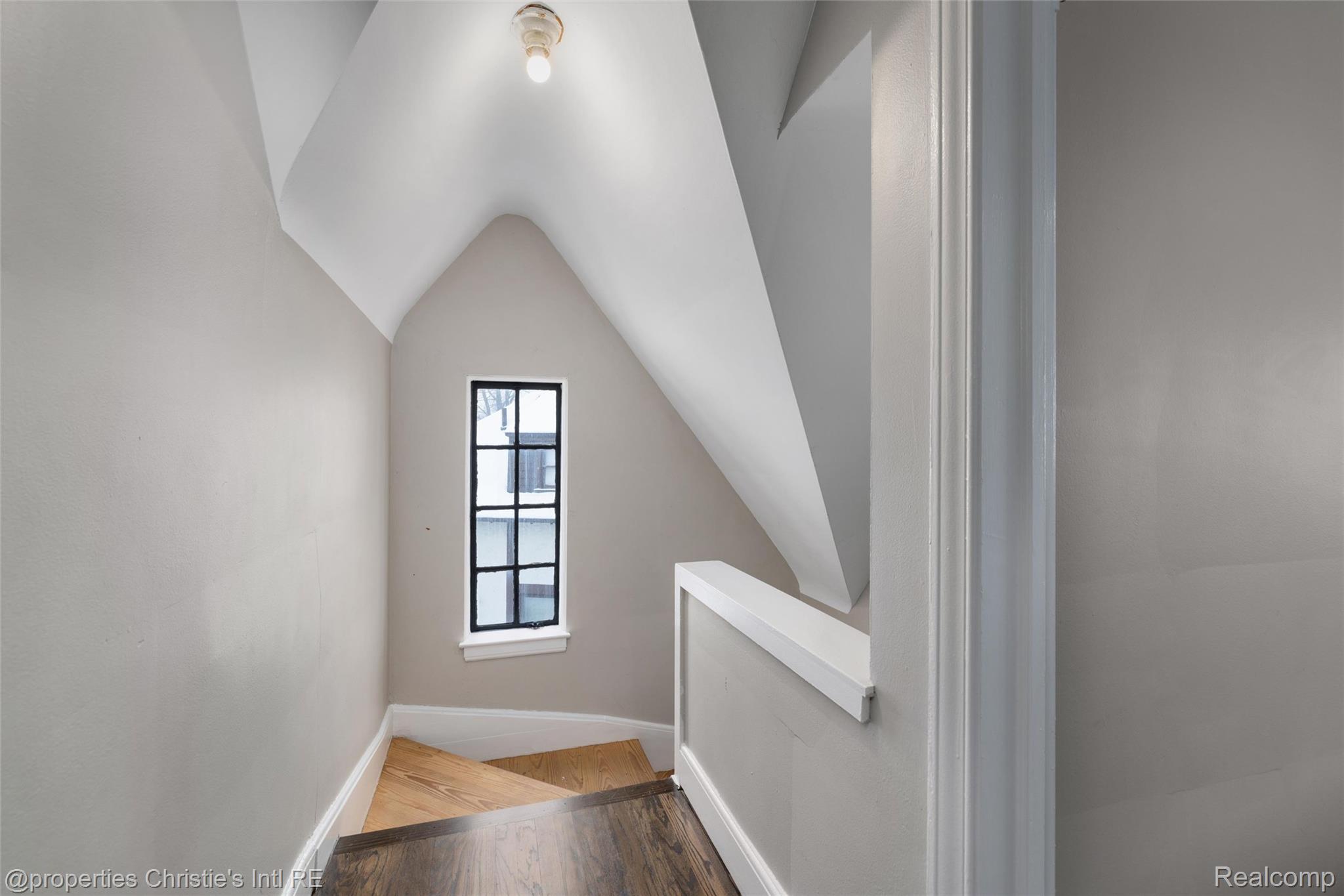 19435 Shrewsbury Road