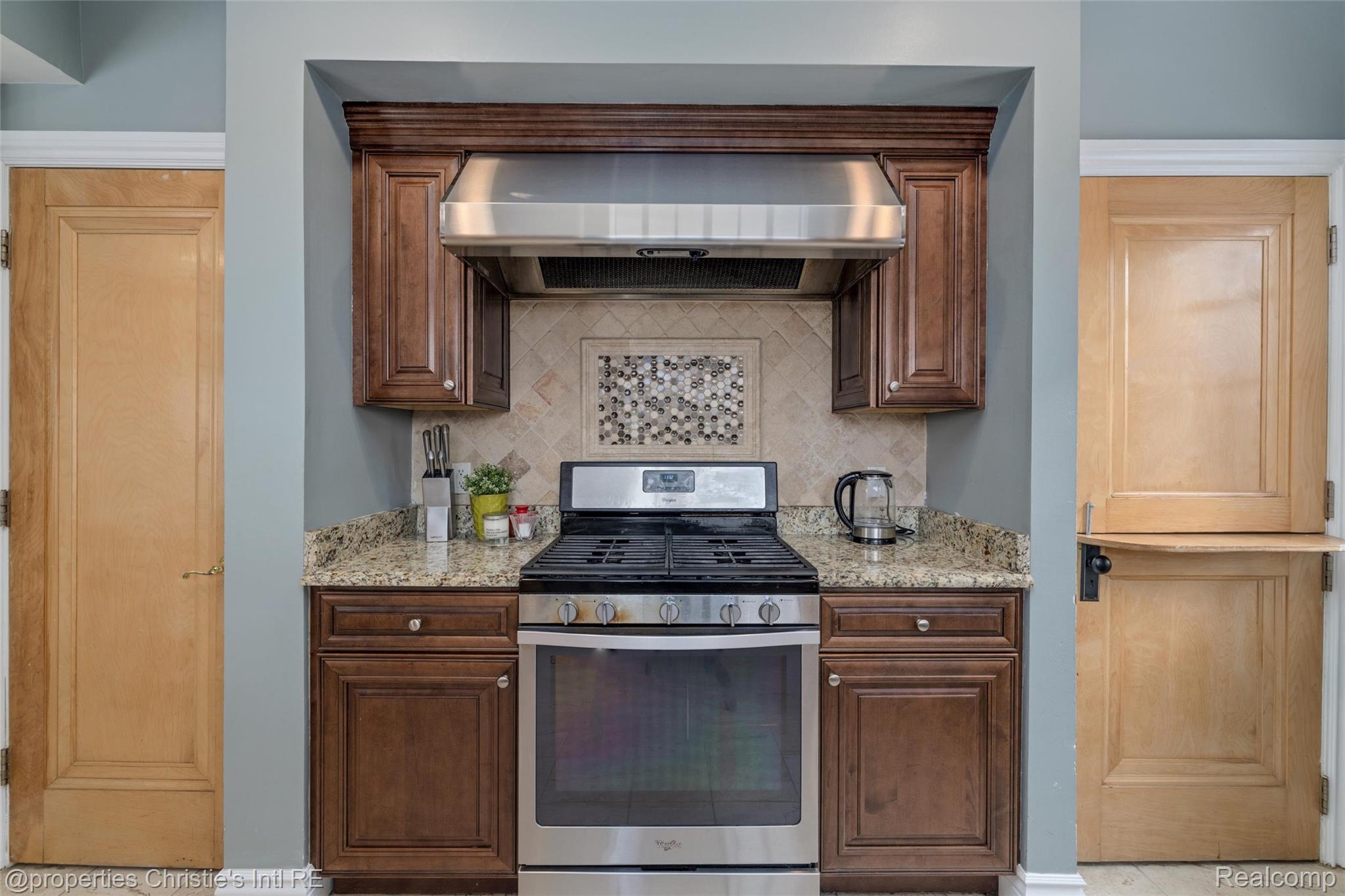 19435 Shrewsbury Road