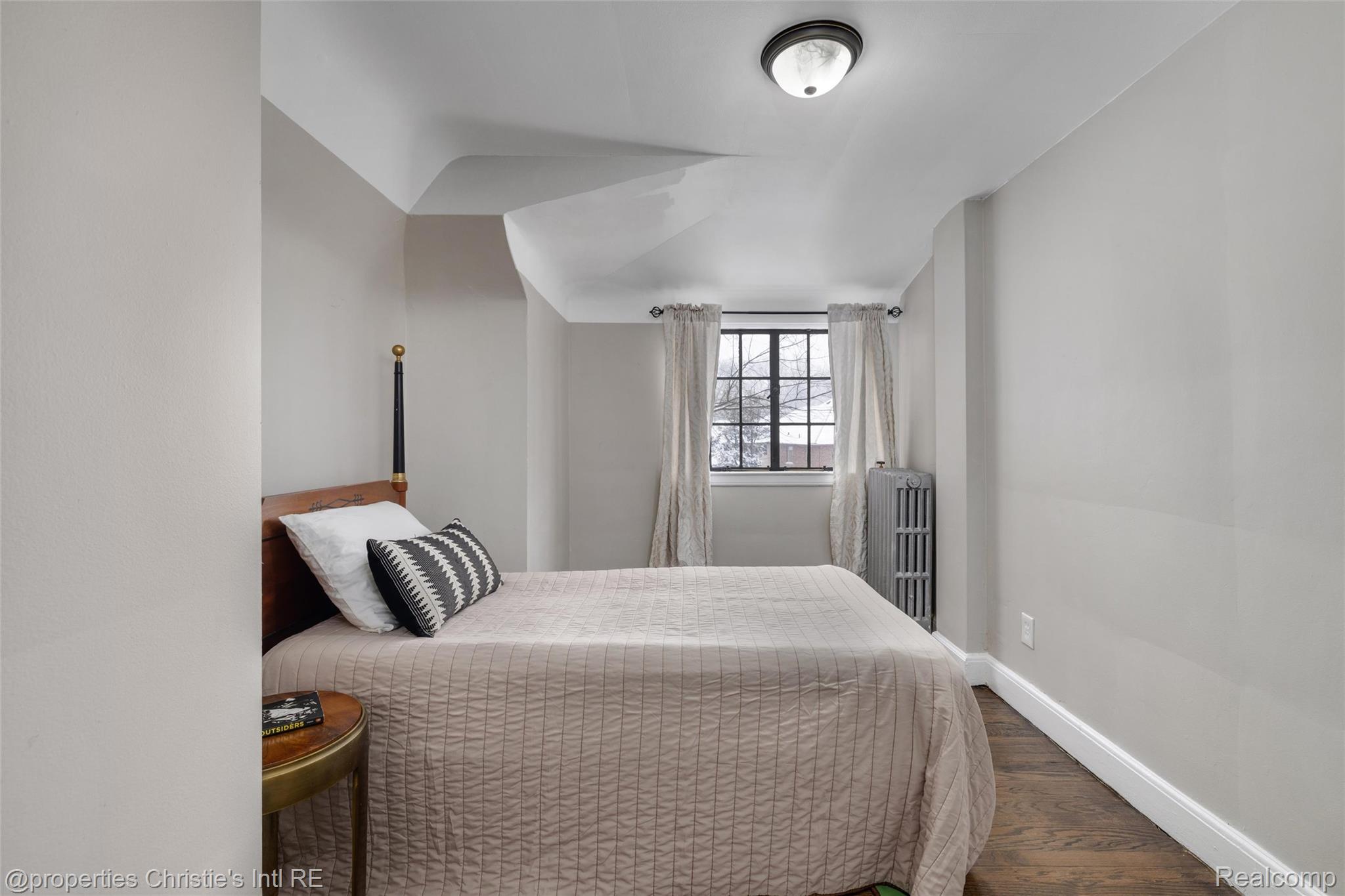 19435 Shrewsbury Road