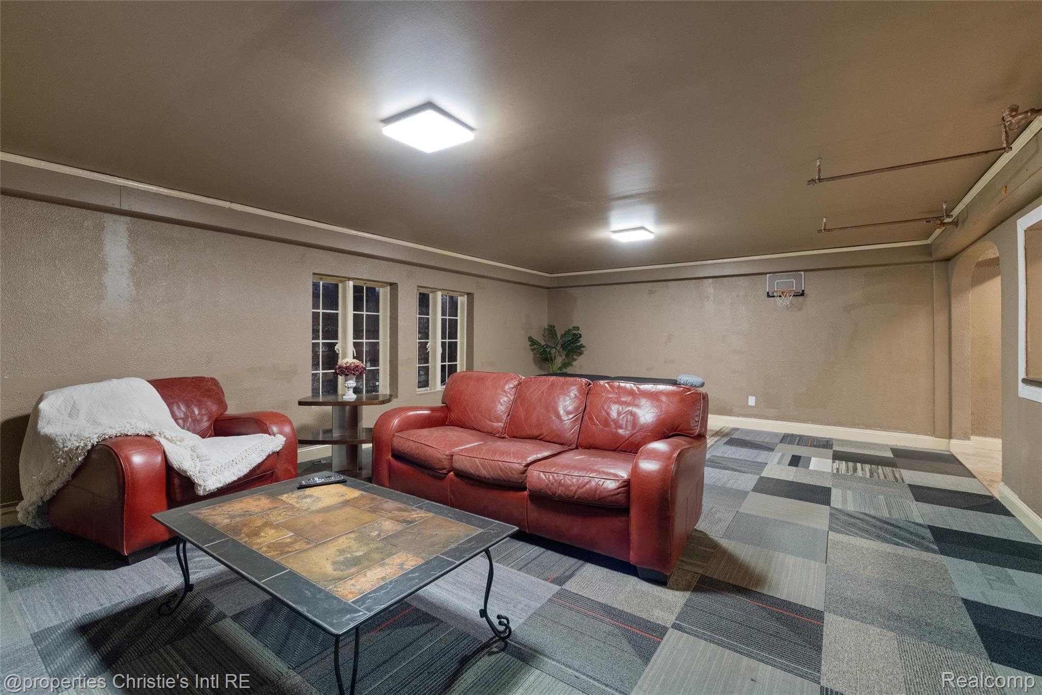 19435 Shrewsbury Road