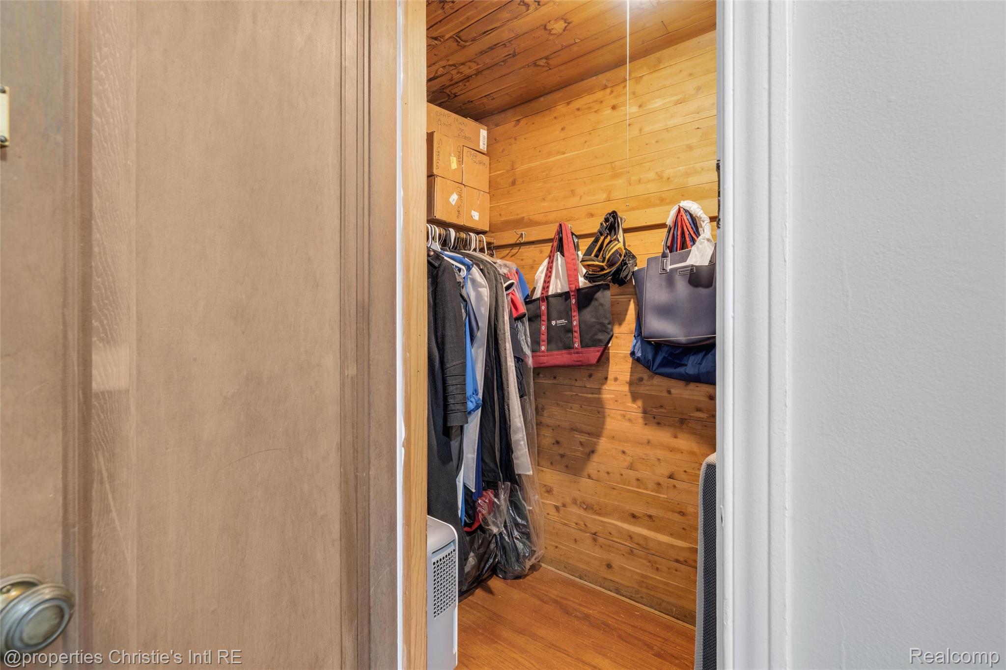 19435 Shrewsbury Road