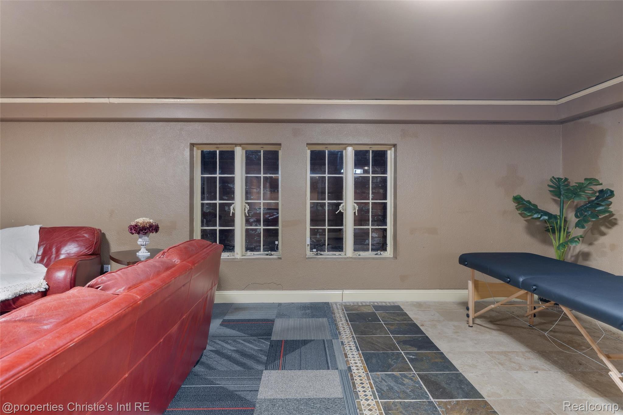 19435 Shrewsbury Road