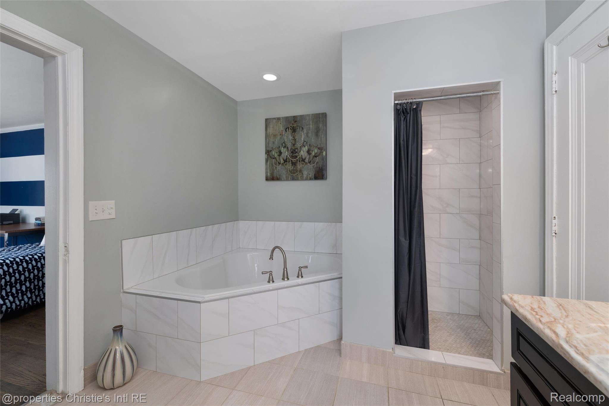 19435 Shrewsbury Road