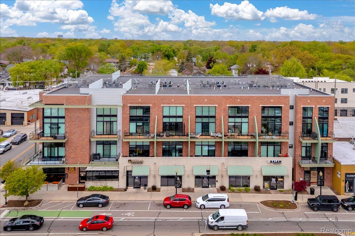 211 E 9 Mile Road Unit: 206