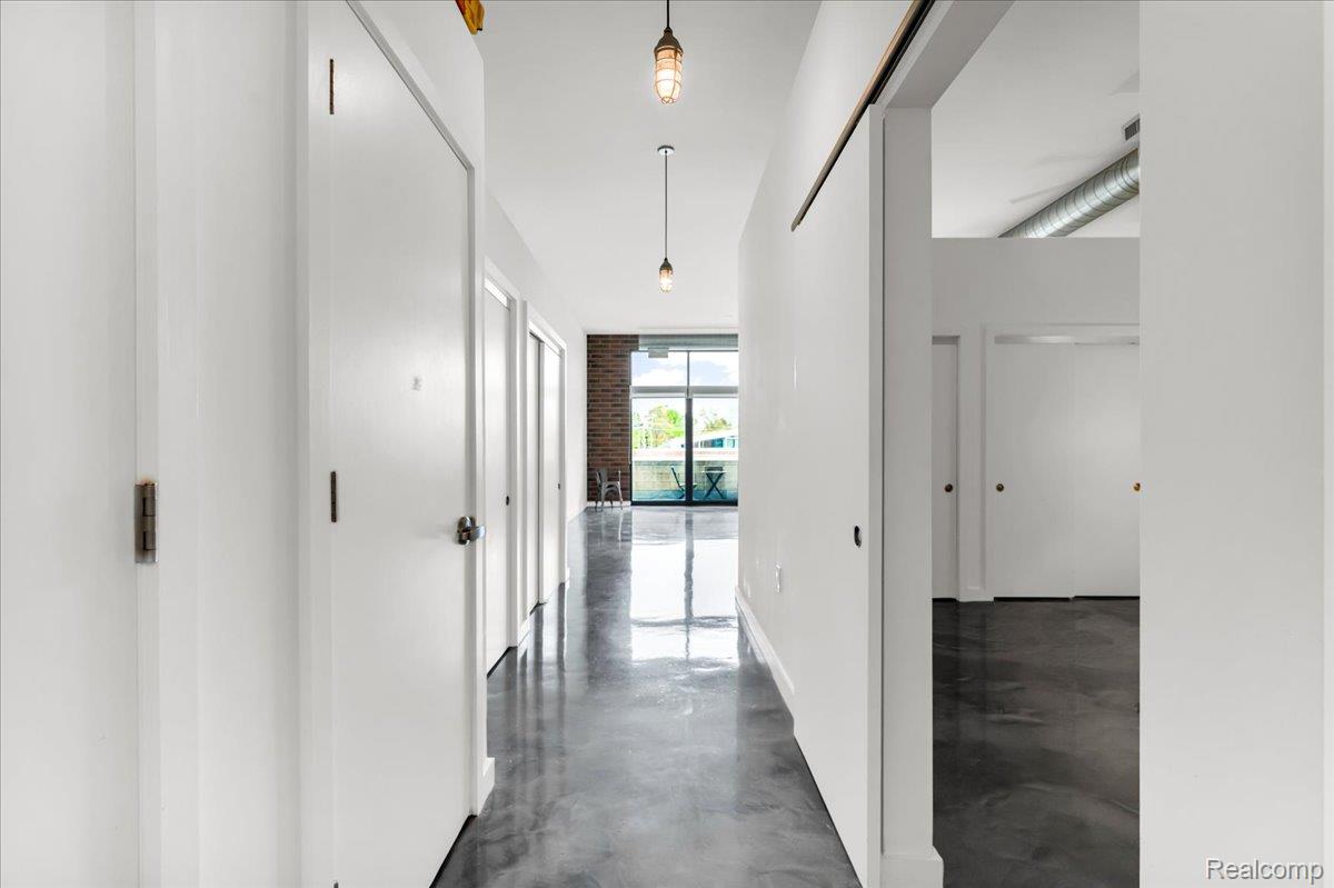 211 E 9 Mile Road Unit: 206