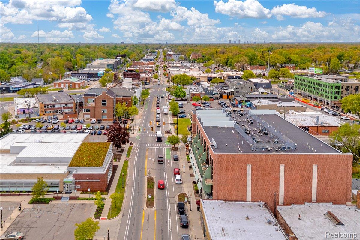 211 E 9 Mile Road Unit: 206