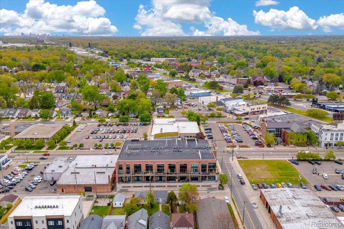 211 E 9 Mile Road Unit: 206