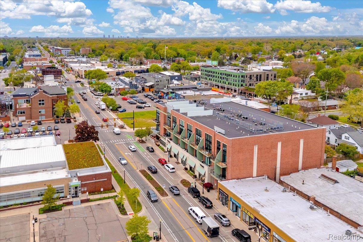 211 E 9 Mile Road Unit: 206