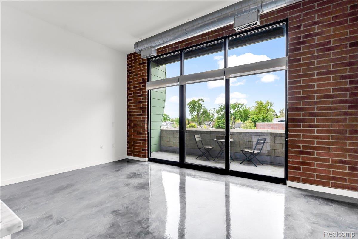 211 E 9 Mile Road Unit: 206