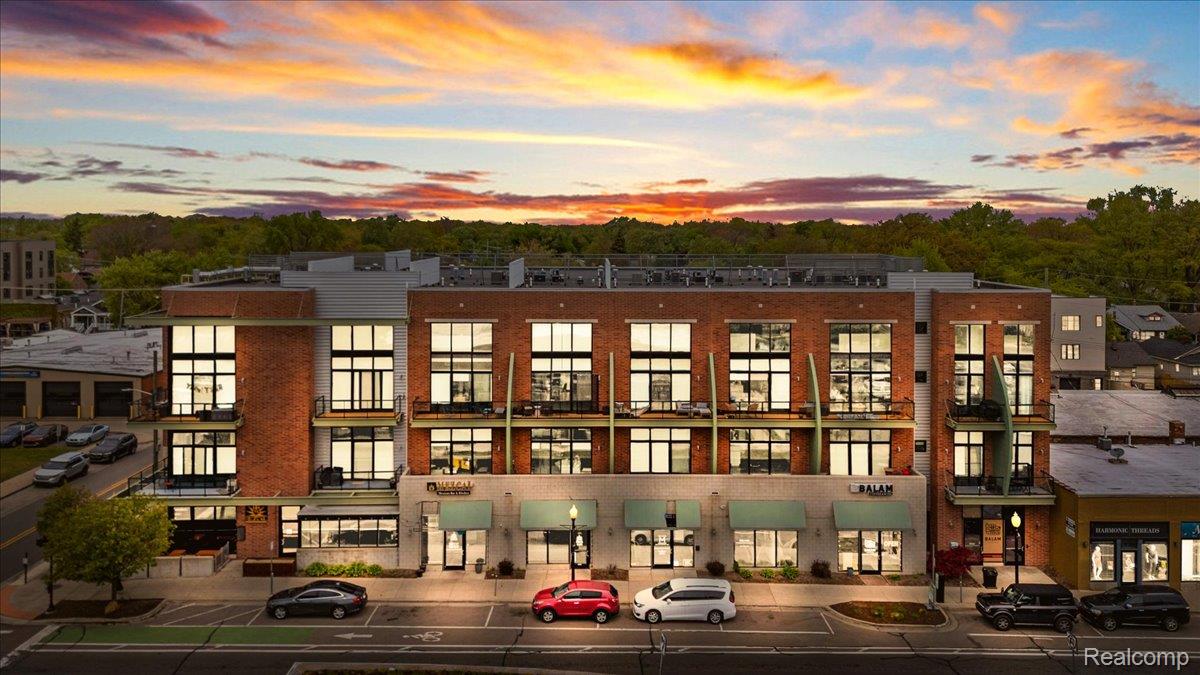 211 E 9 Mile Road Unit: 206