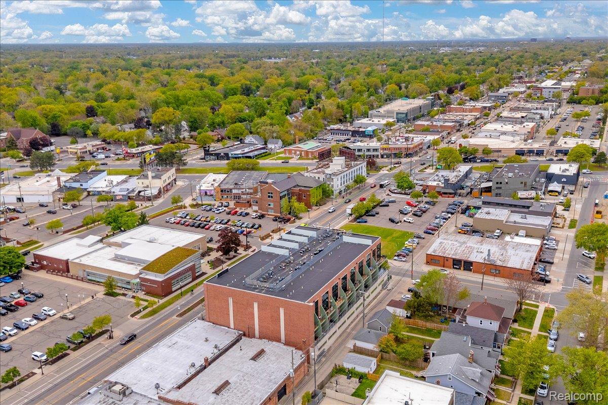 211 E 9 Mile Road Unit: 206