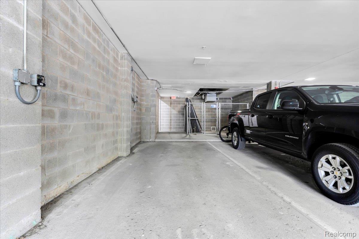 211 E 9 Mile Road Unit: 206