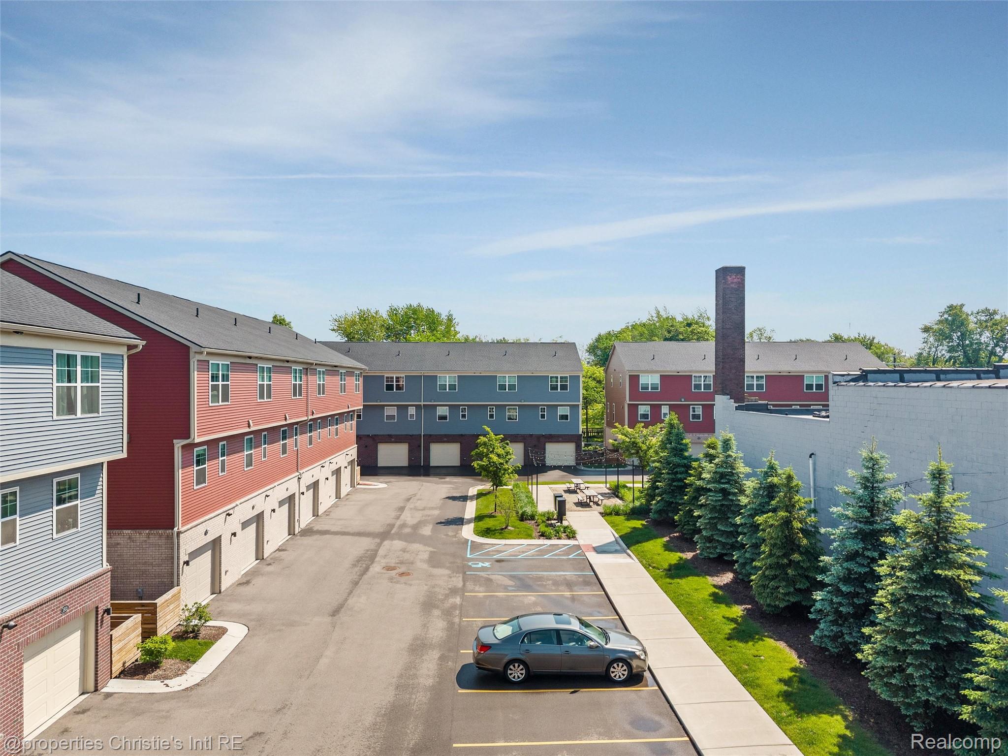 5151 Avery 18