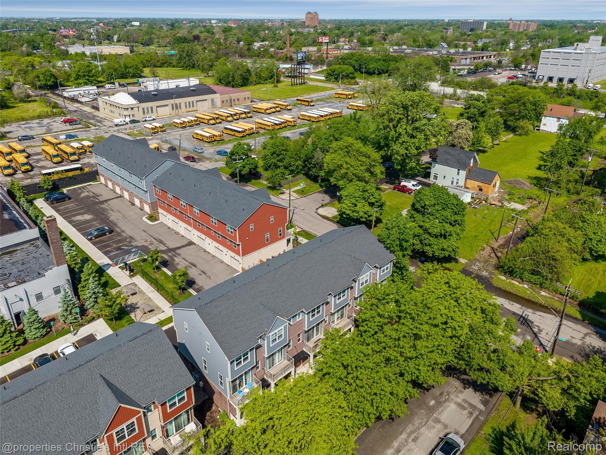 5151 Avery 18