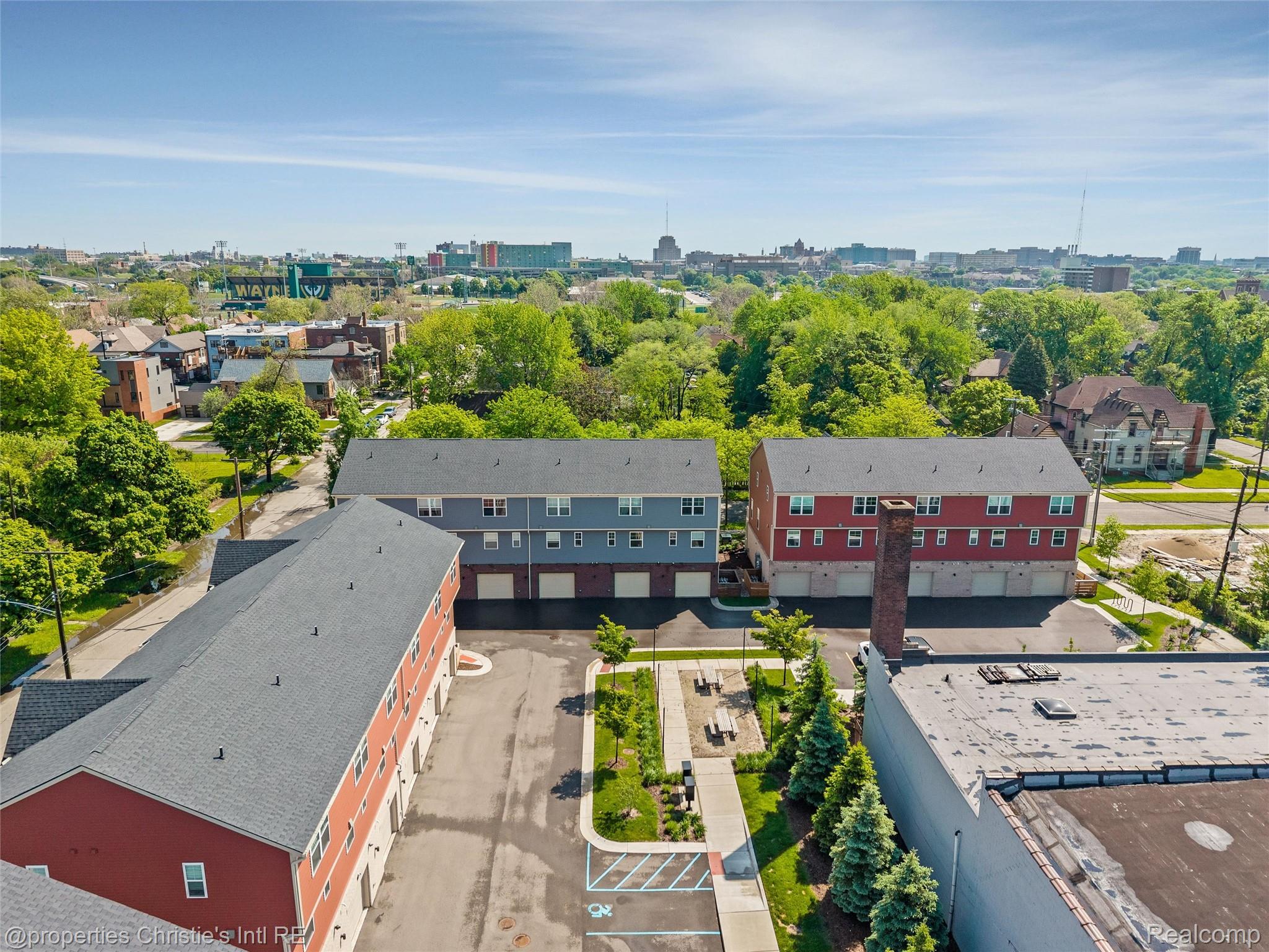5151 Avery 18