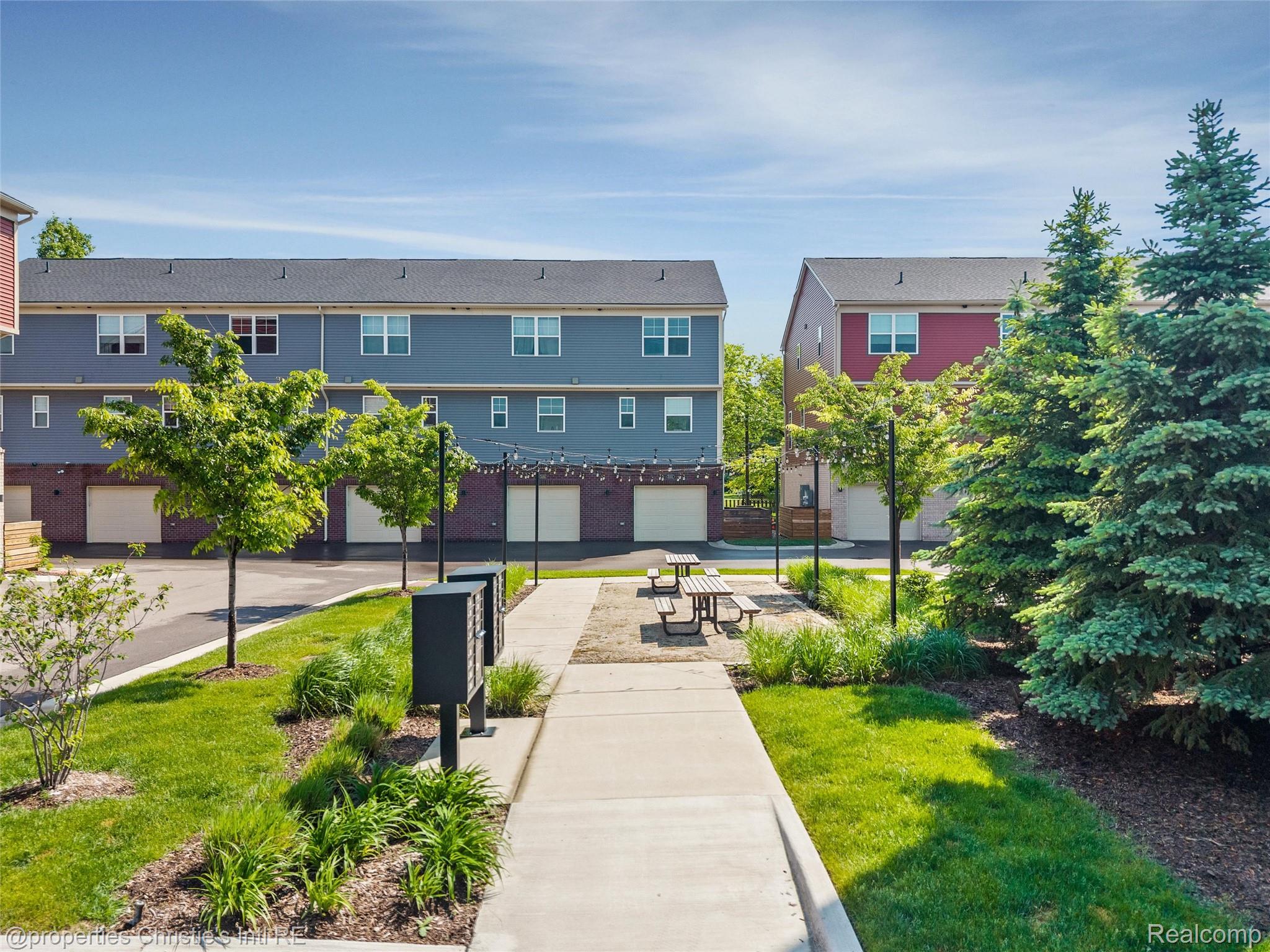 5151 Avery 18