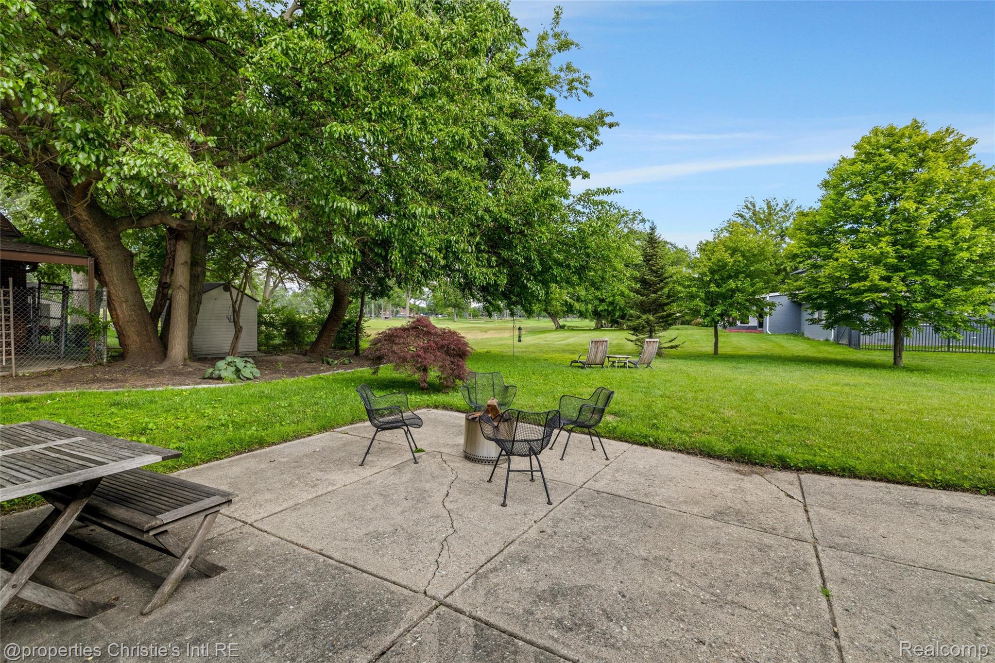 2771 W 7 Mile Road